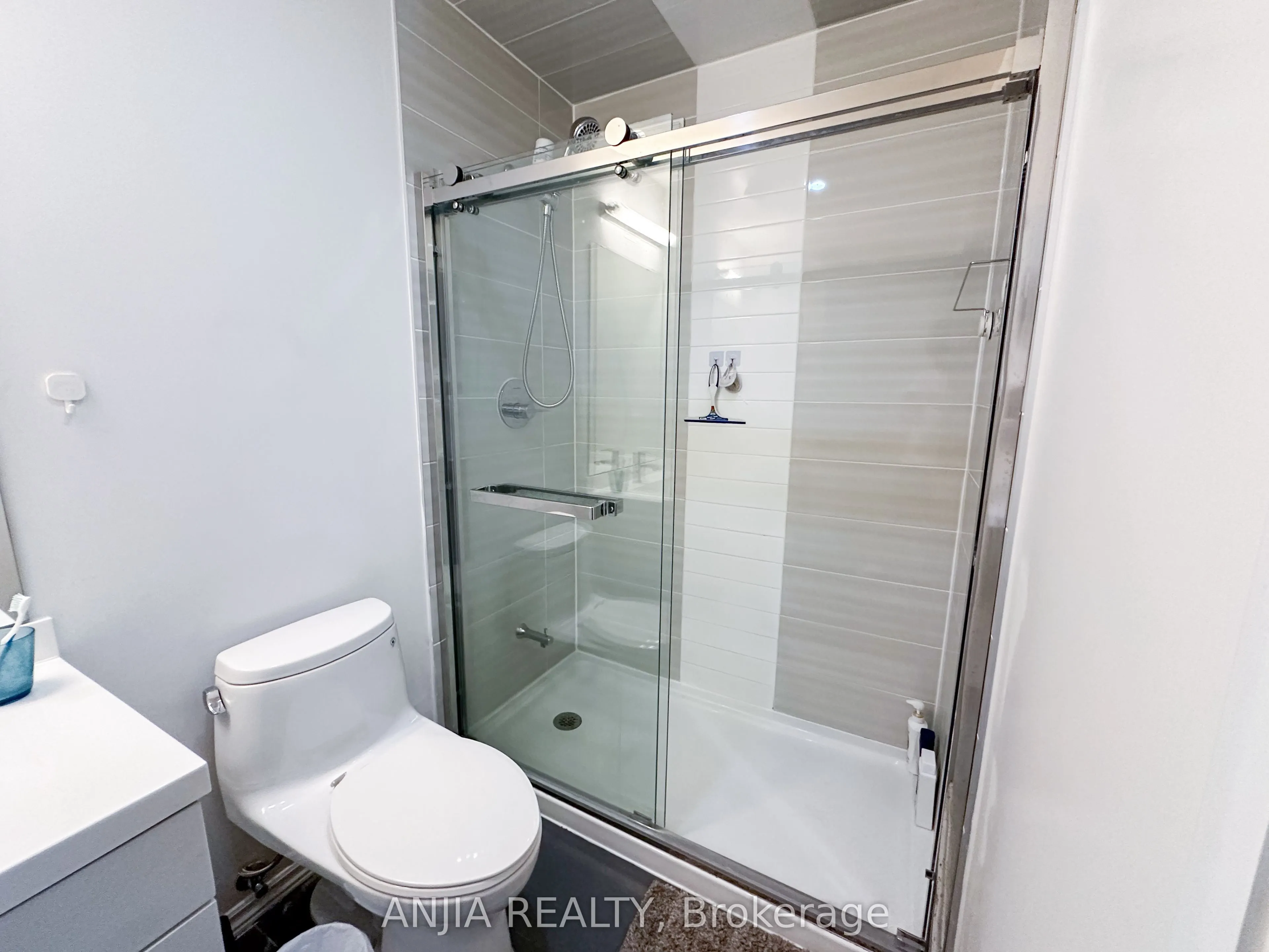 540 Bur Oak Avenue, #332