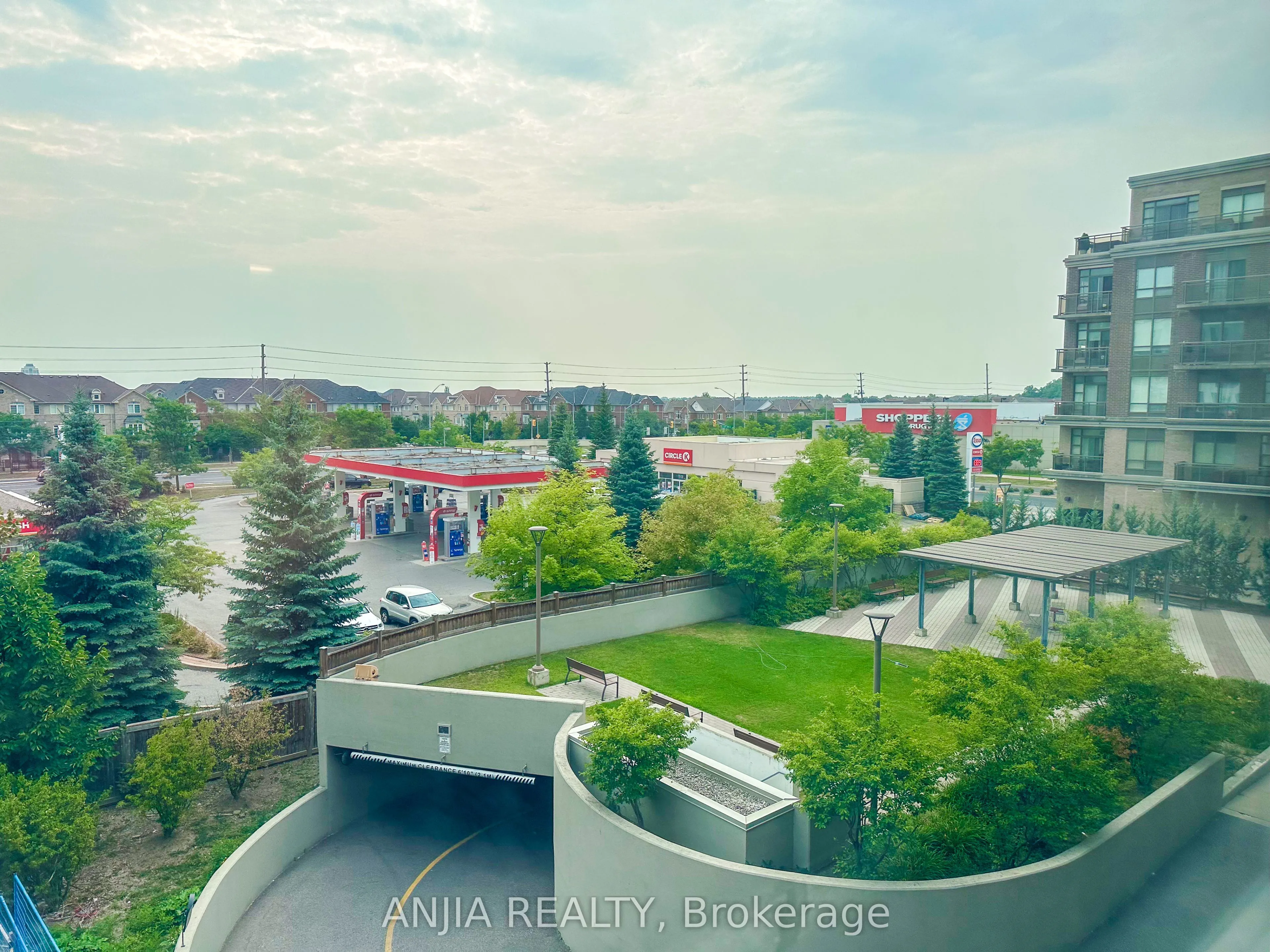 540 Bur Oak Avenue, #332