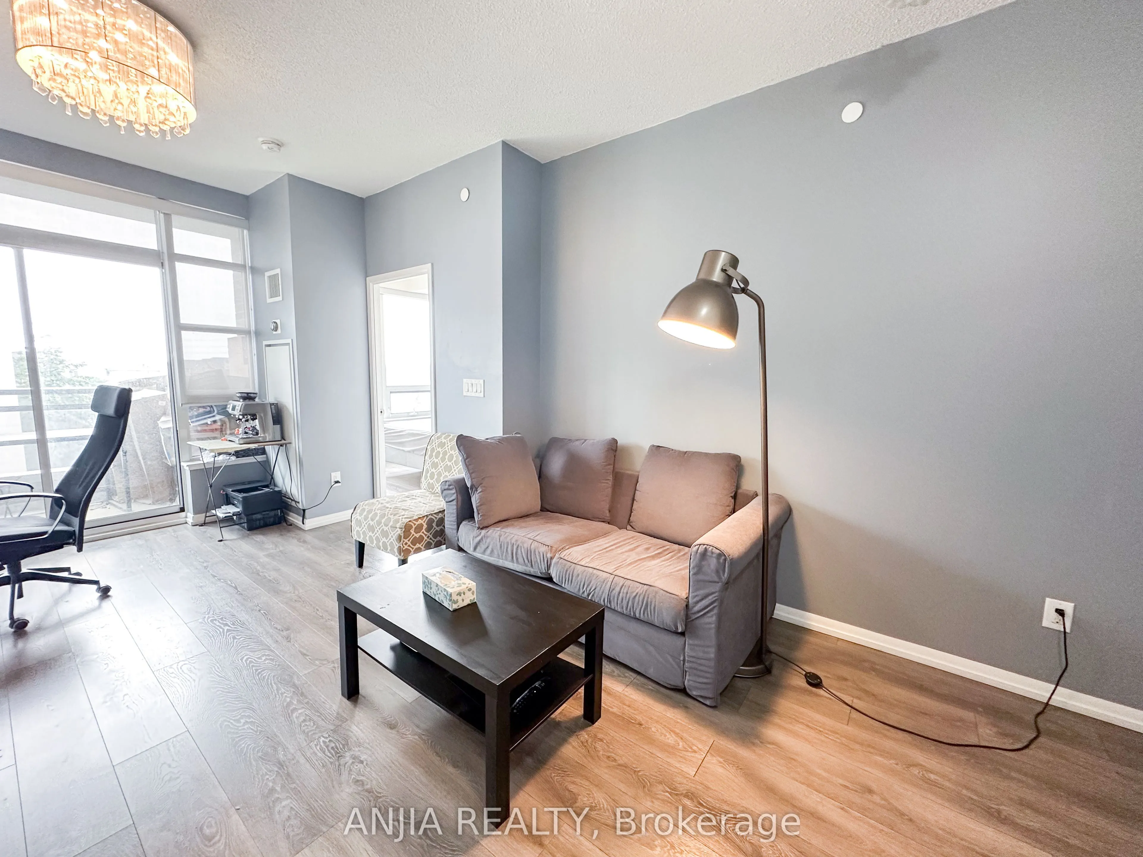 540 Bur Oak Avenue, #332