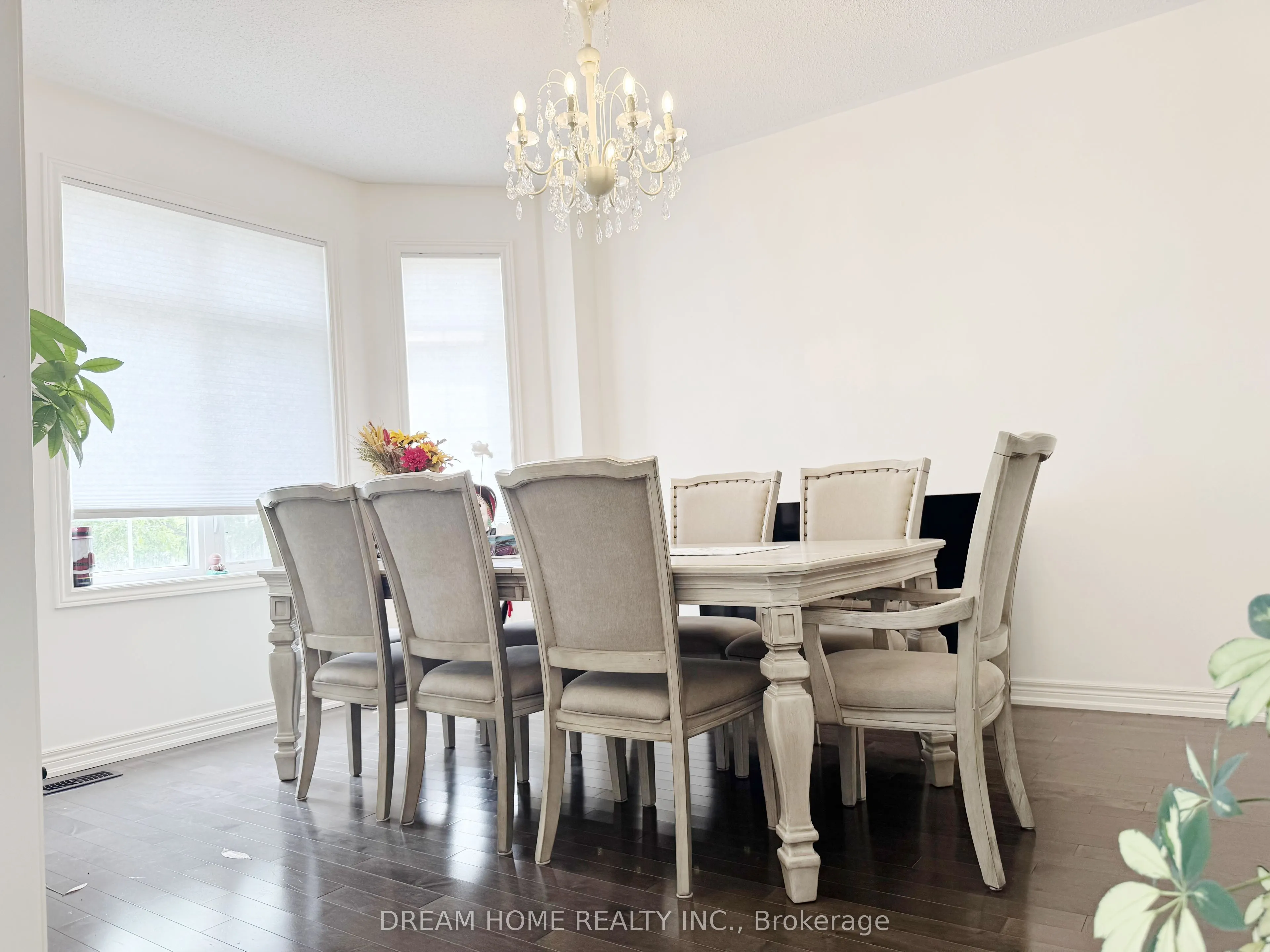 1139 Cenotaph Boulevard