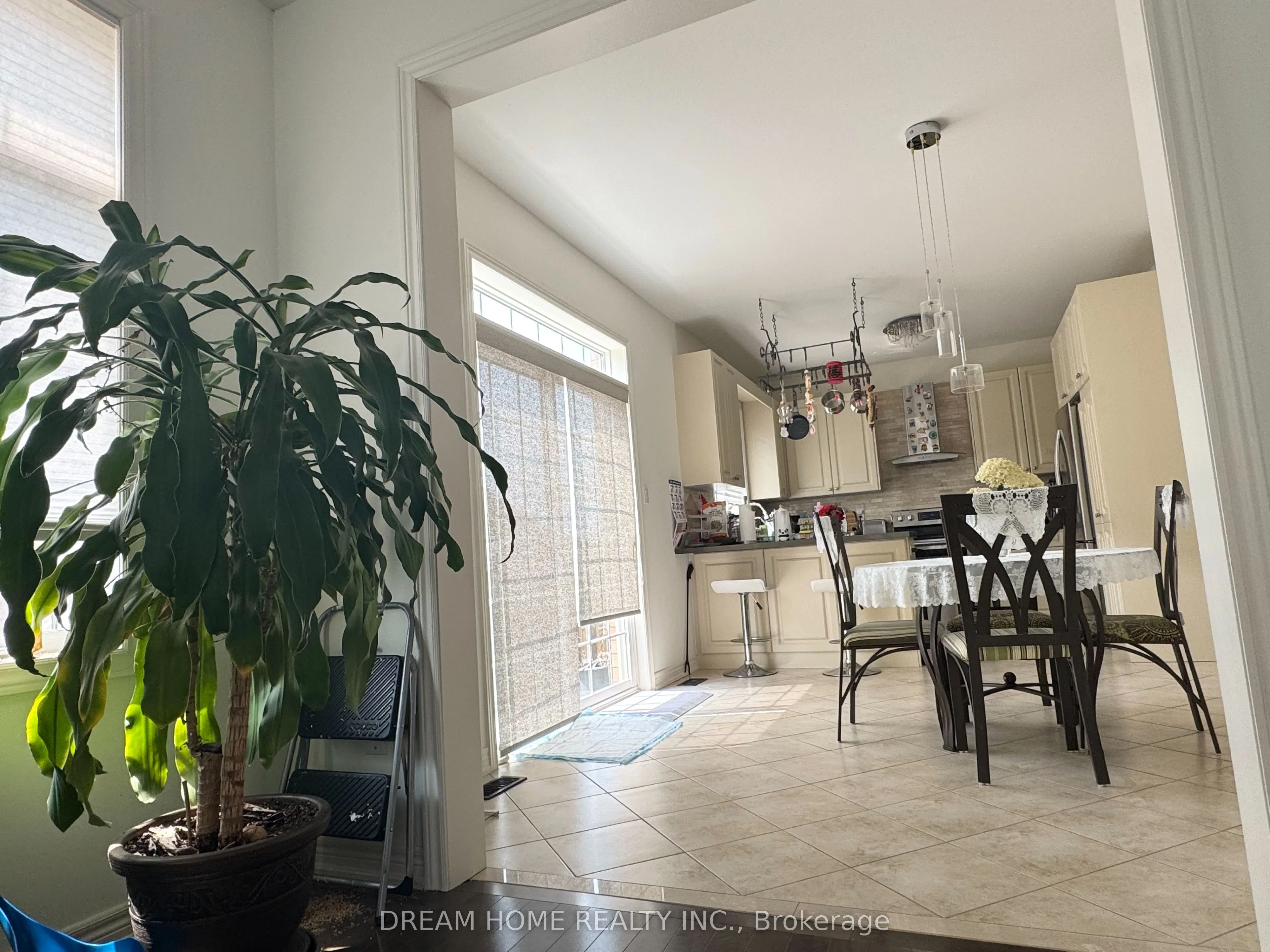 1139 Cenotaph Boulevard