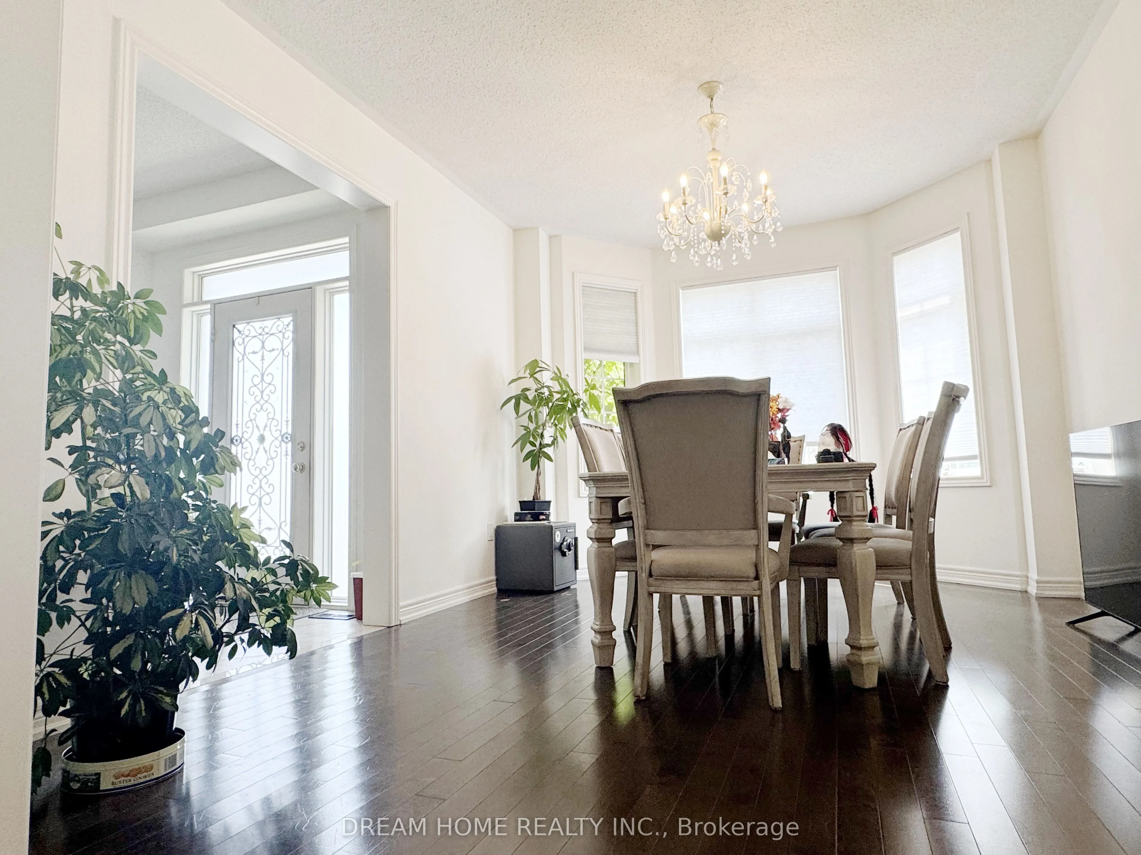 1139 Cenotaph Boulevard