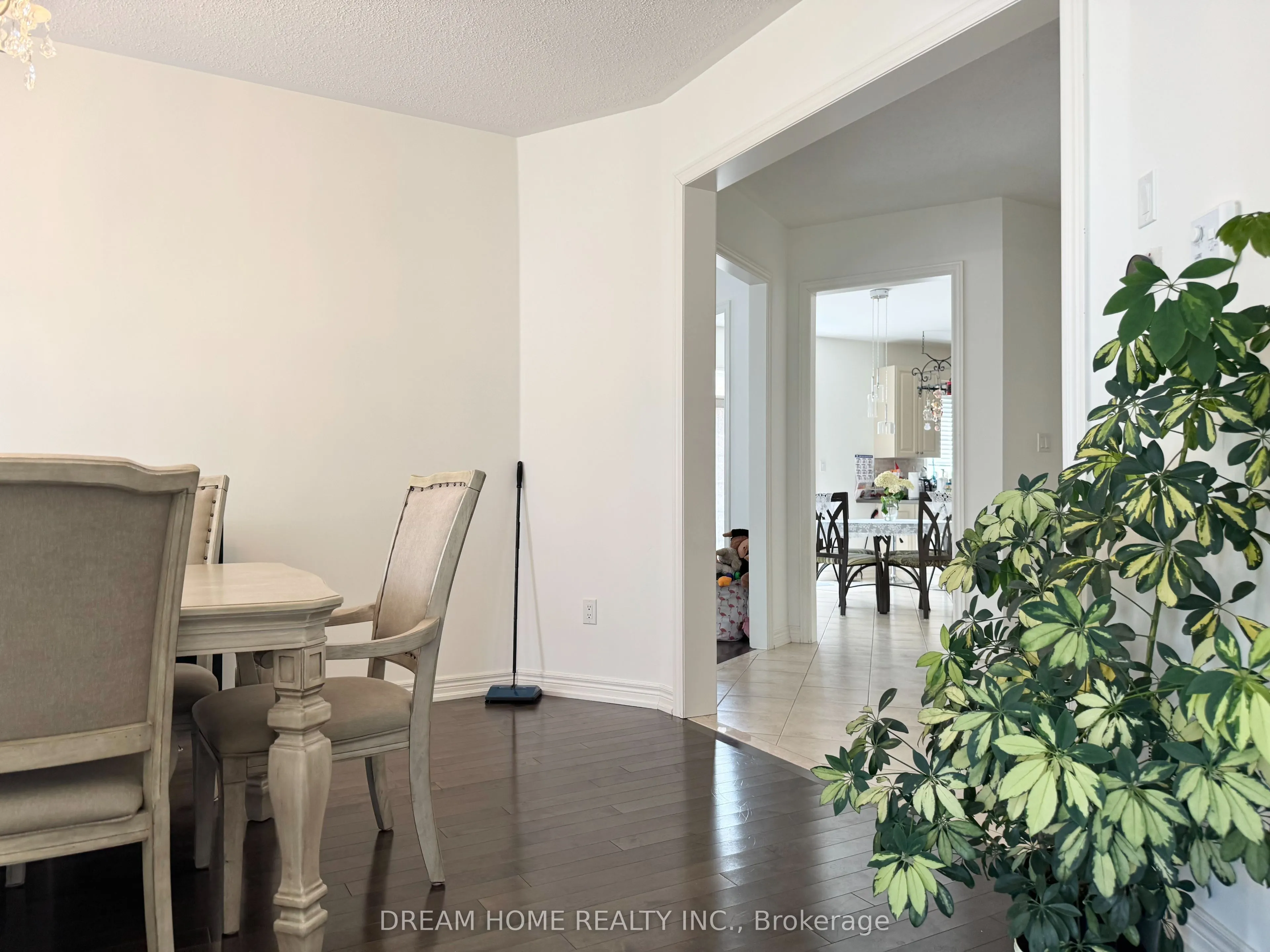 1139 Cenotaph Boulevard