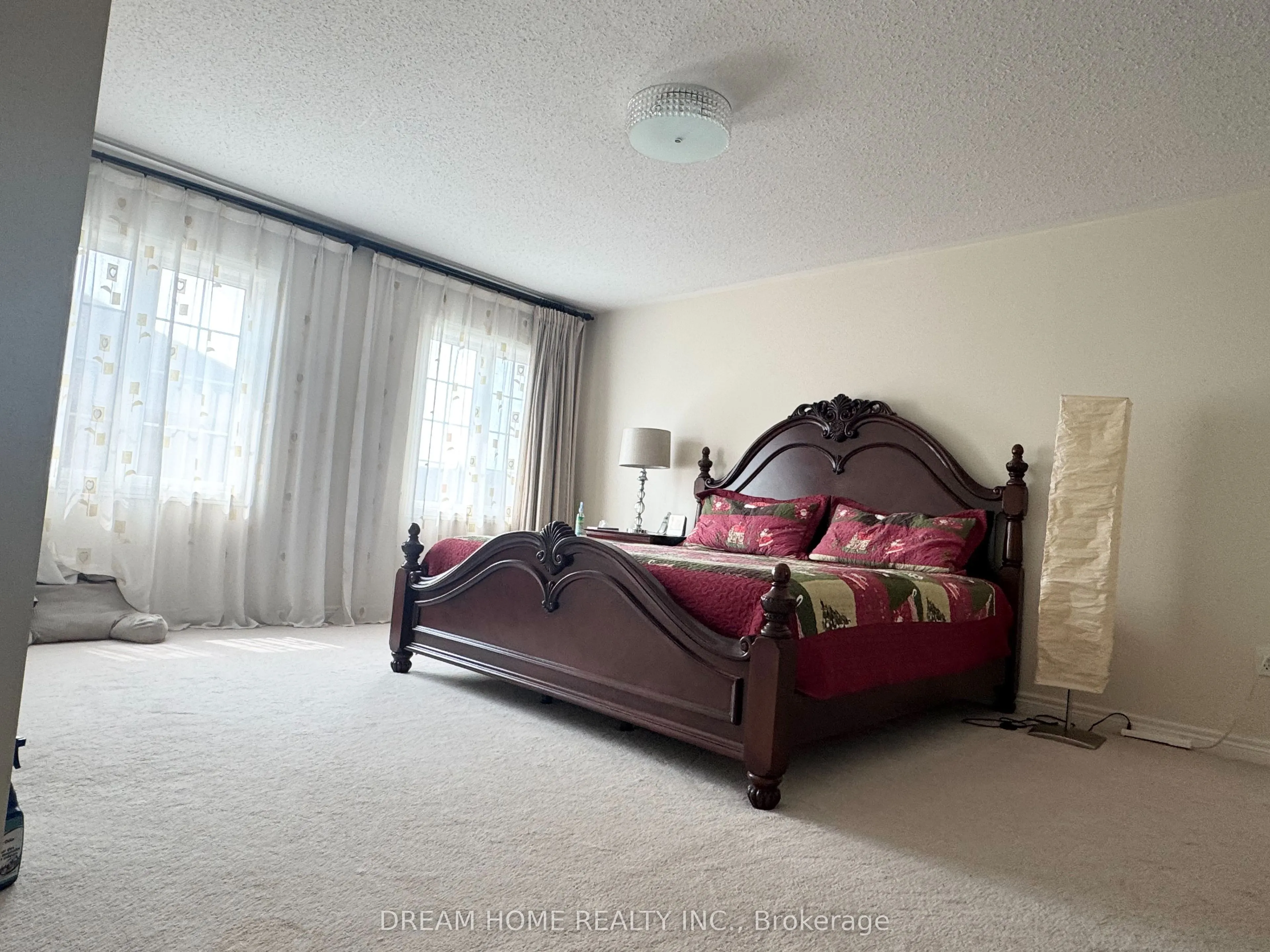 1139 Cenotaph Boulevard
