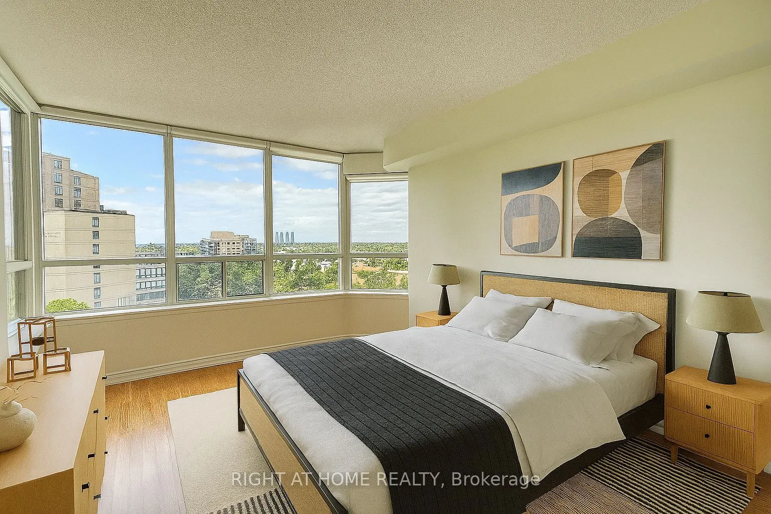81 Townsgate Drive, #902
