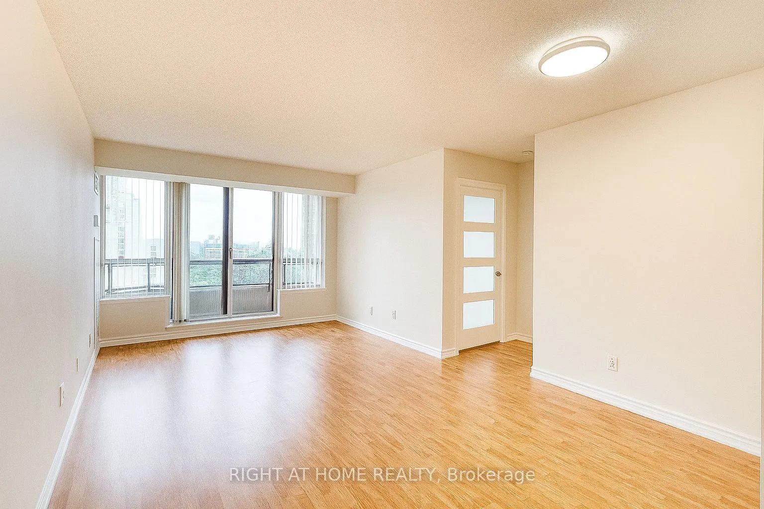 81 Townsgate Drive, #902
