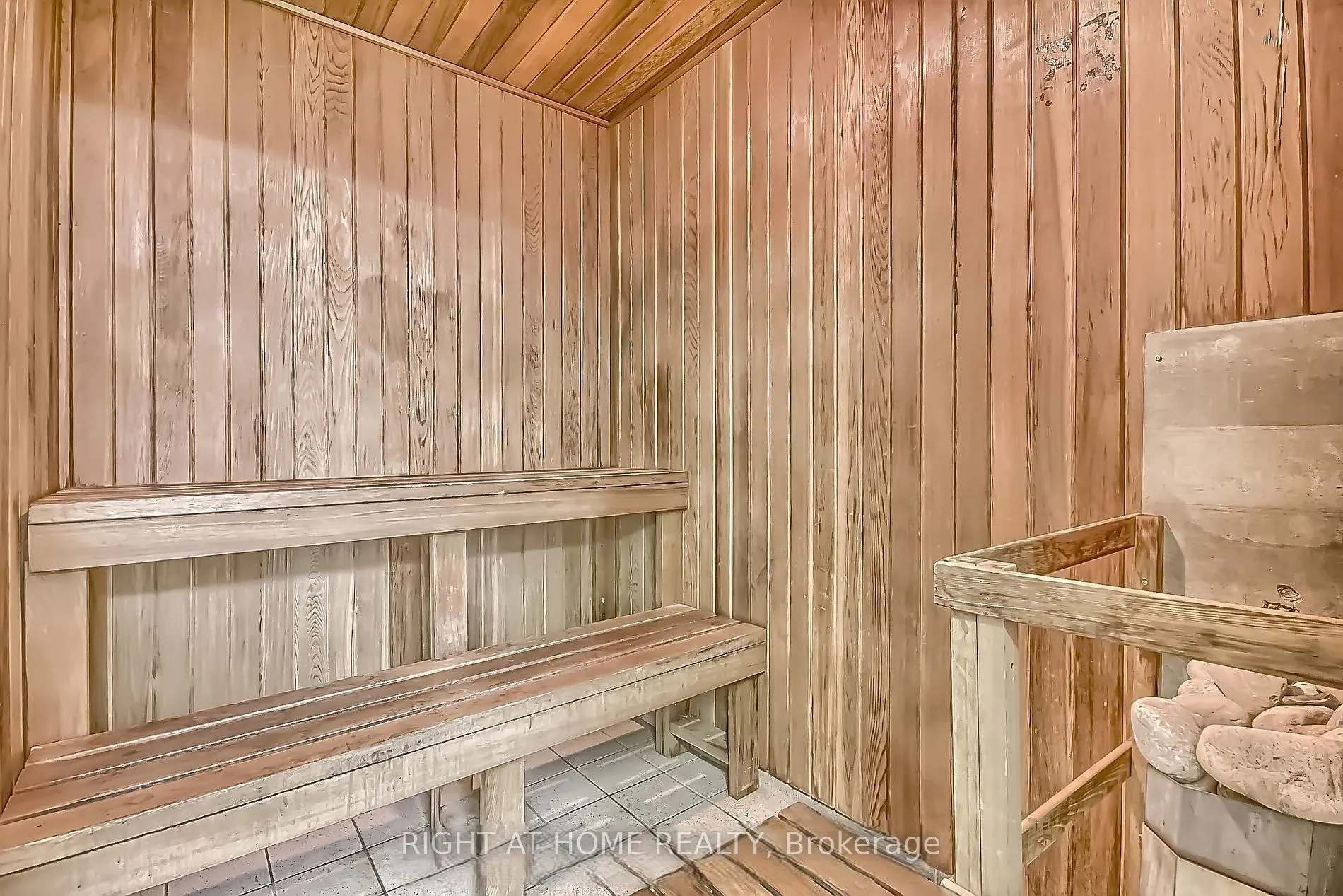 81 Townsgate Drive, #902