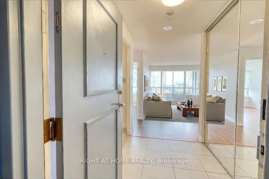 81 Townsgate Drive, #902