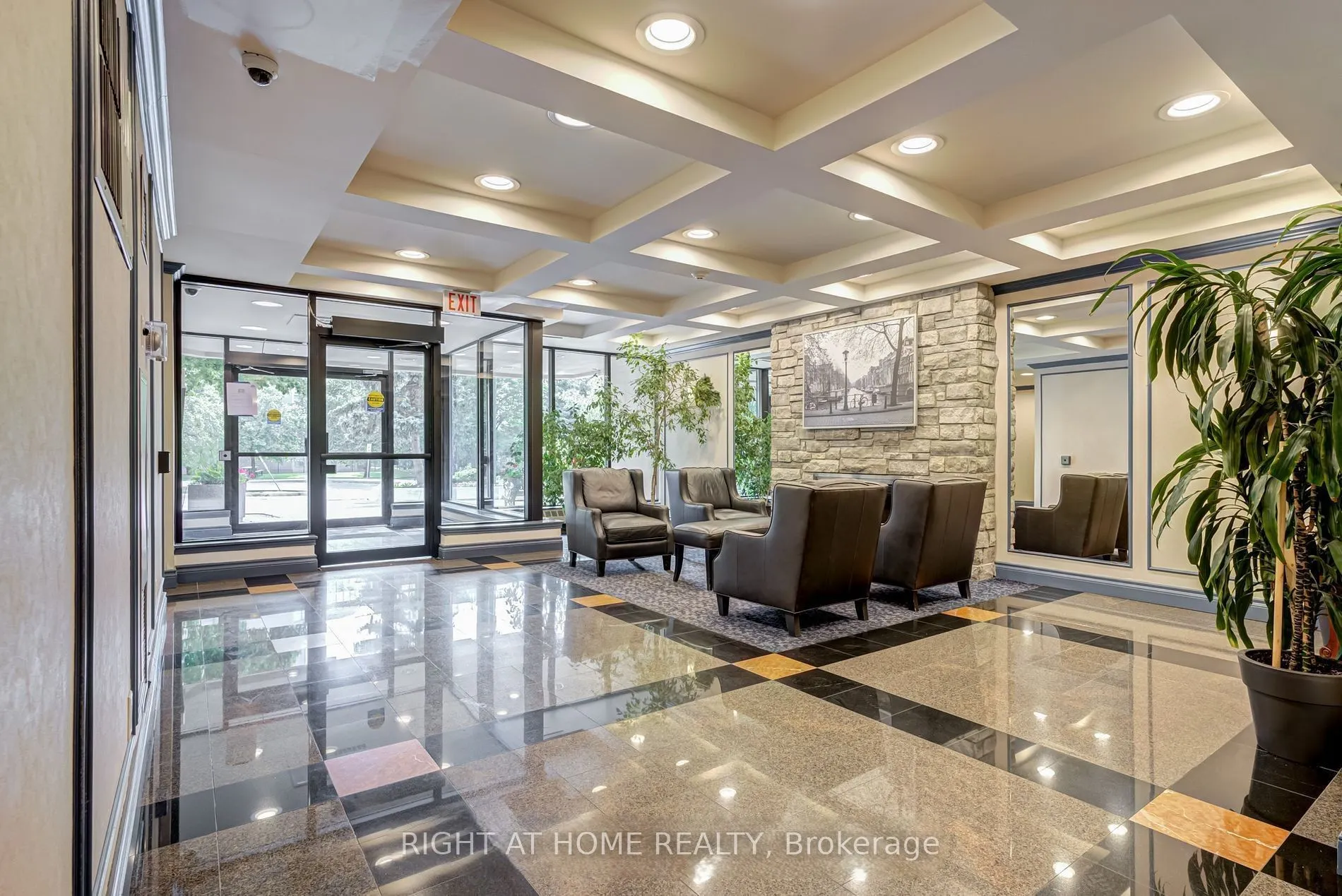 81 Townsgate Drive, #902