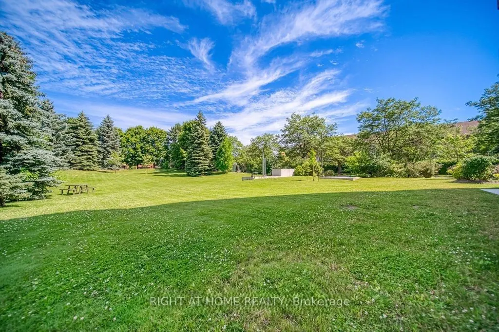 81 Townsgate Drive, #902
