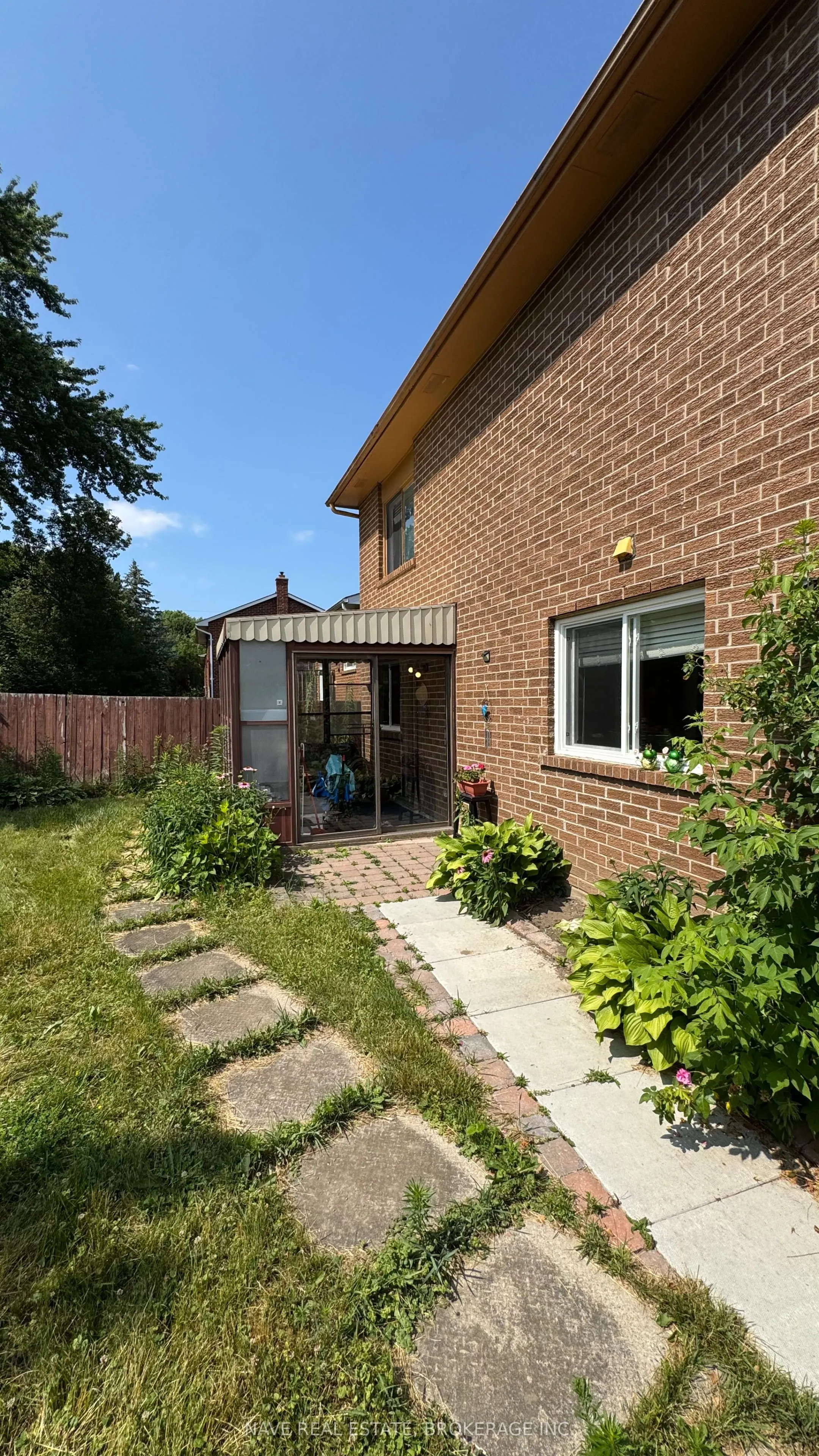 204 HARRISON Drive, #GROUND FLR