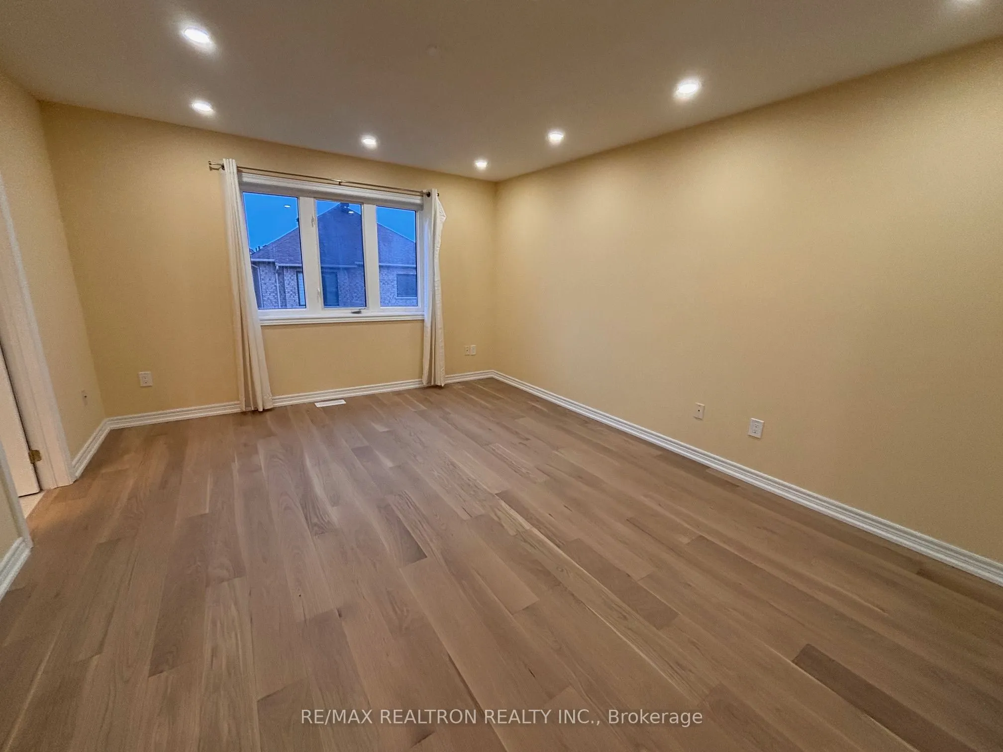 3 Mariposa Avenue