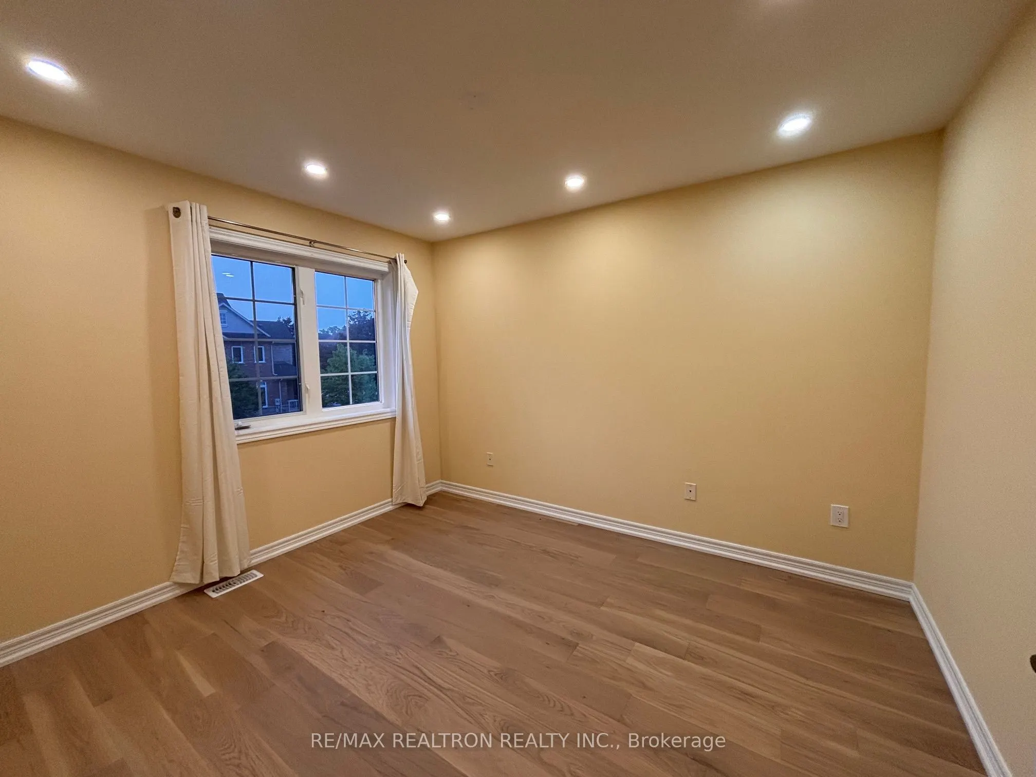 3 Mariposa Avenue