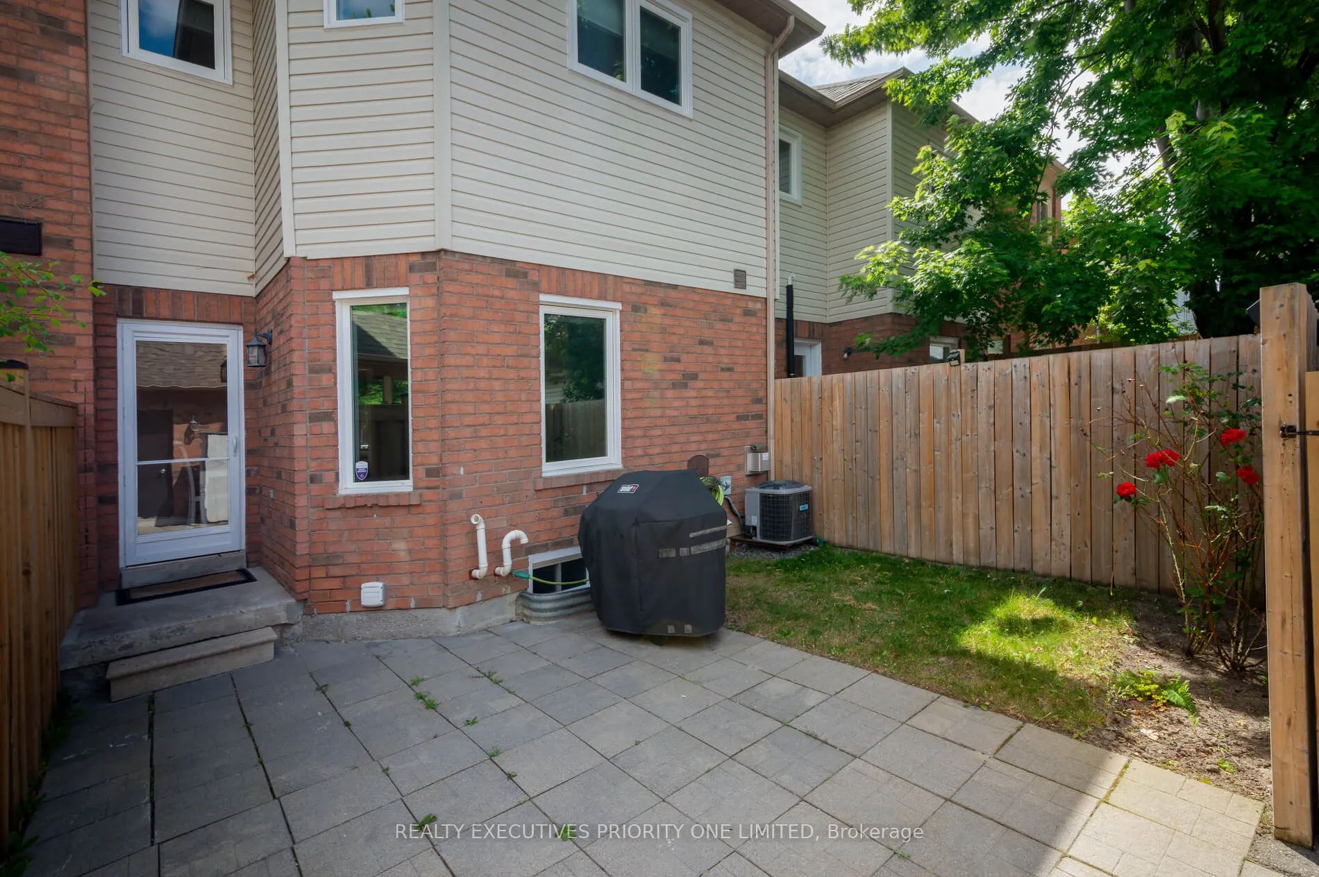 372 John West Way