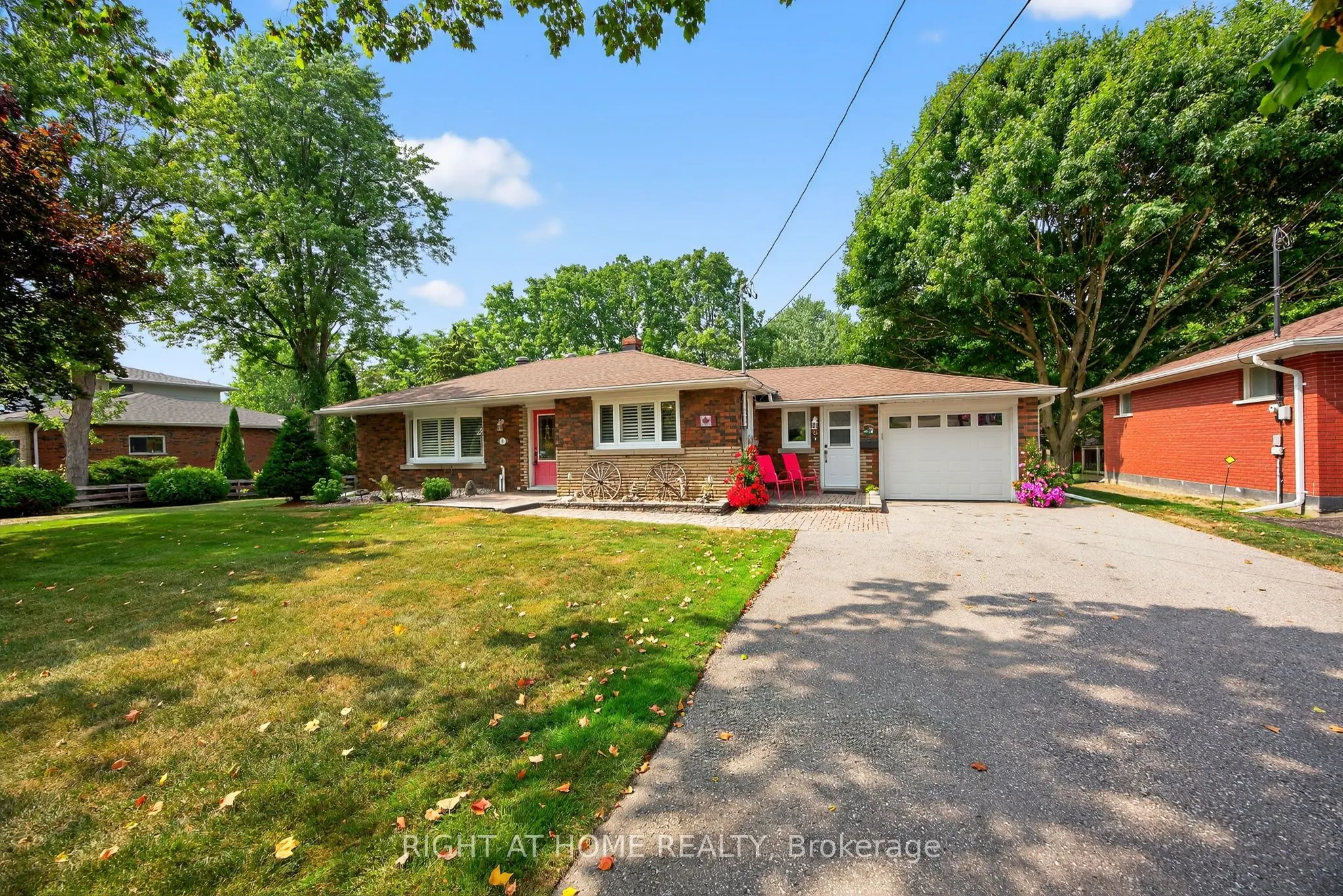 8 Farr Avenue