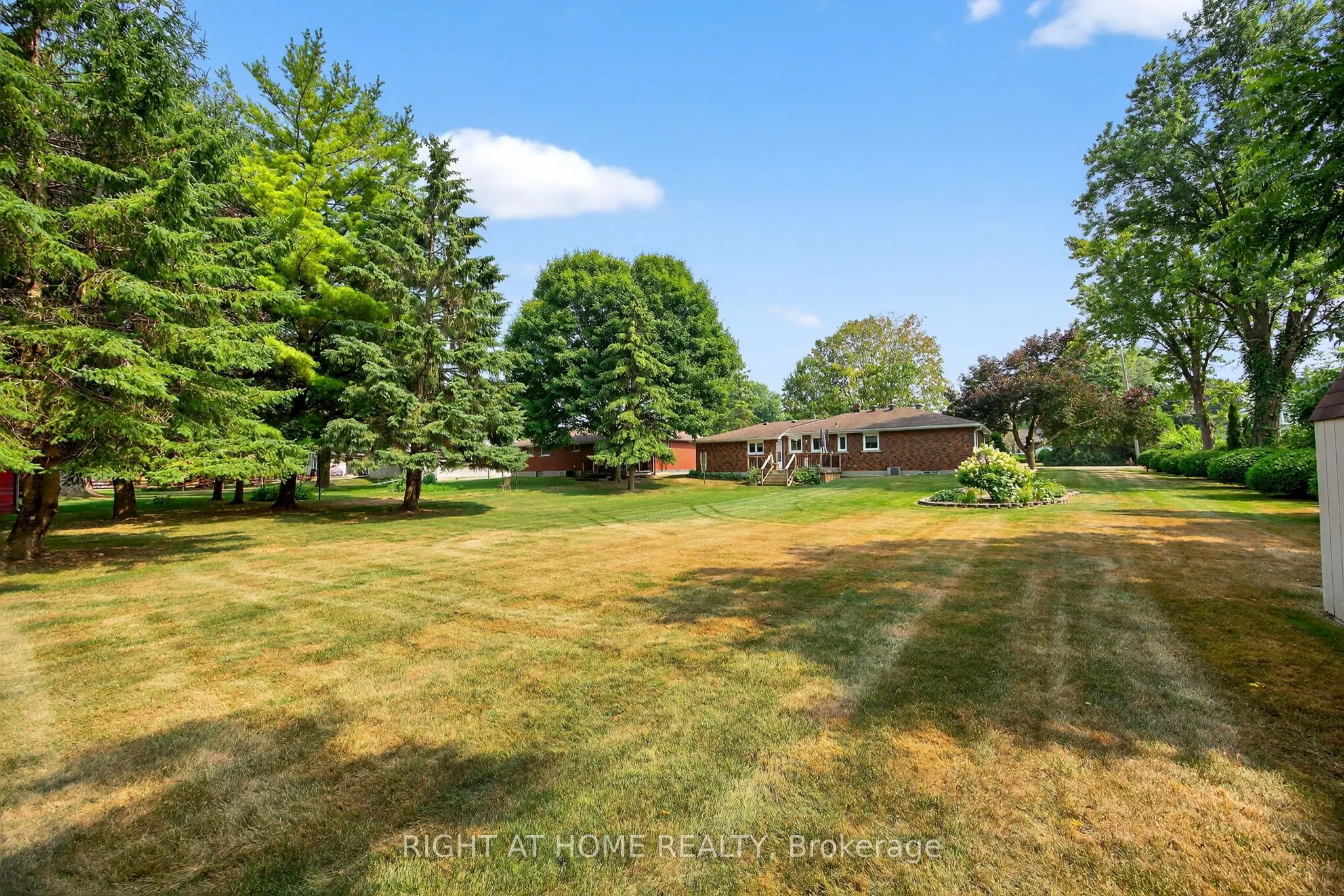8 Farr Avenue