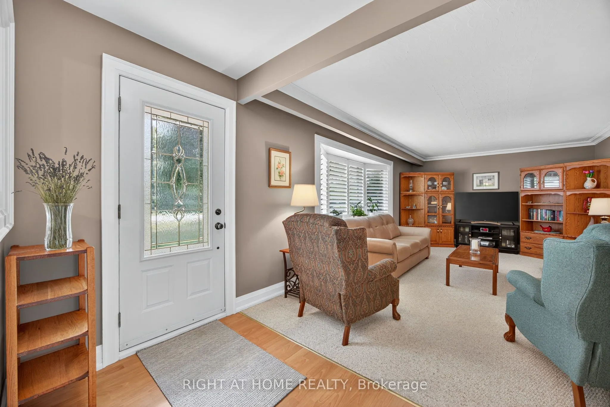 8 Farr Avenue