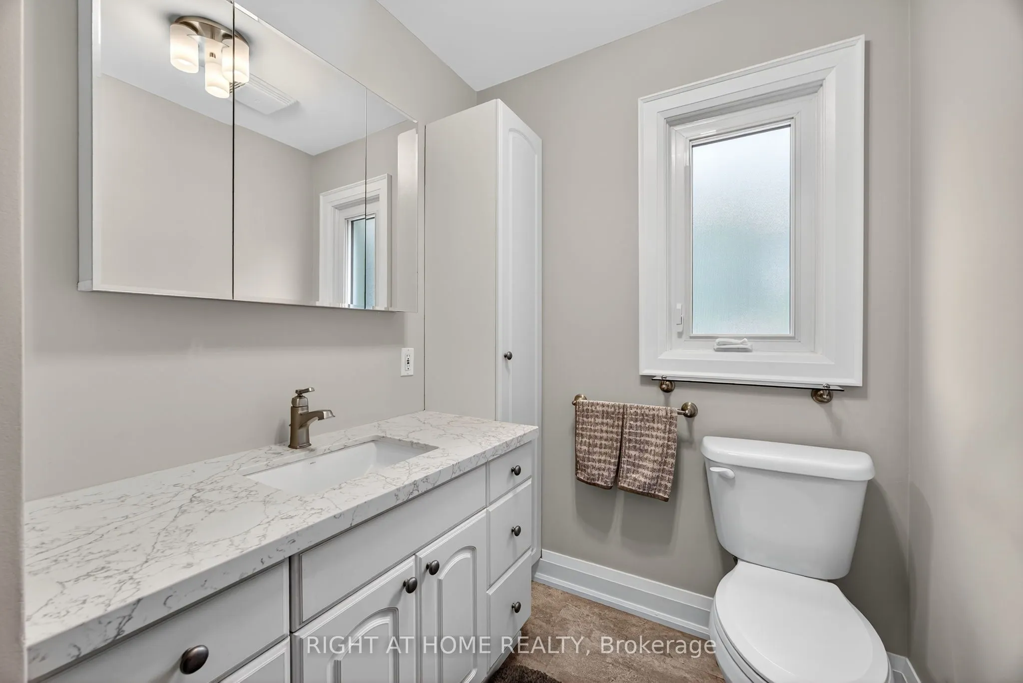 8 Farr Avenue