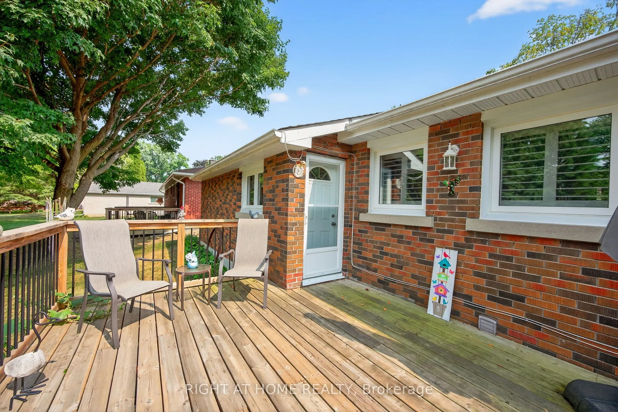 8 Farr Avenue