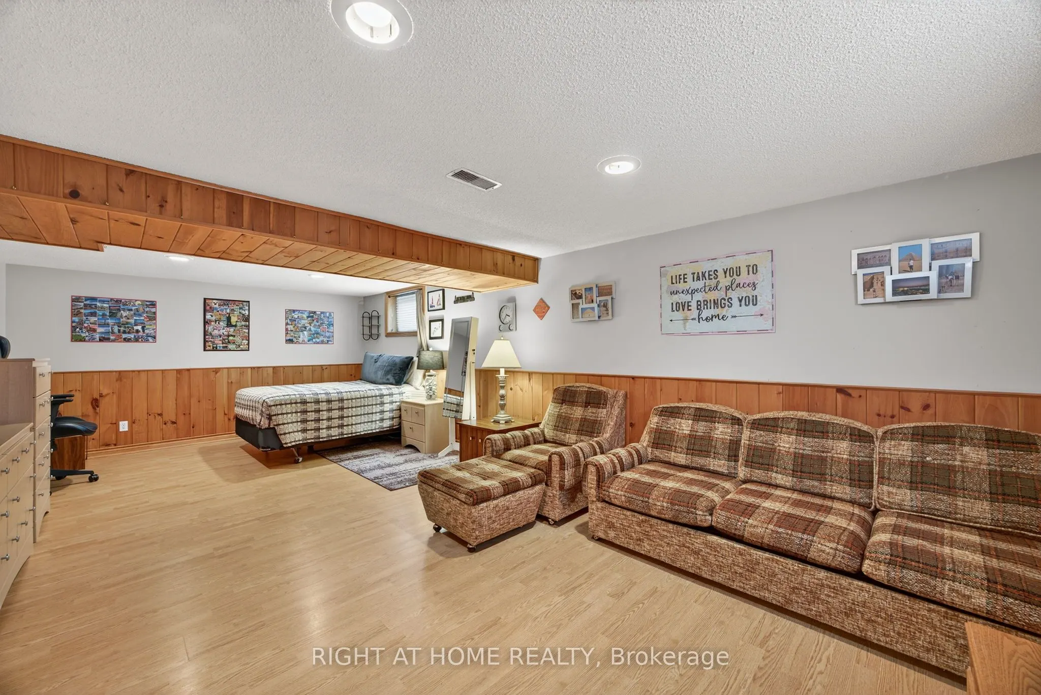8 Farr Avenue