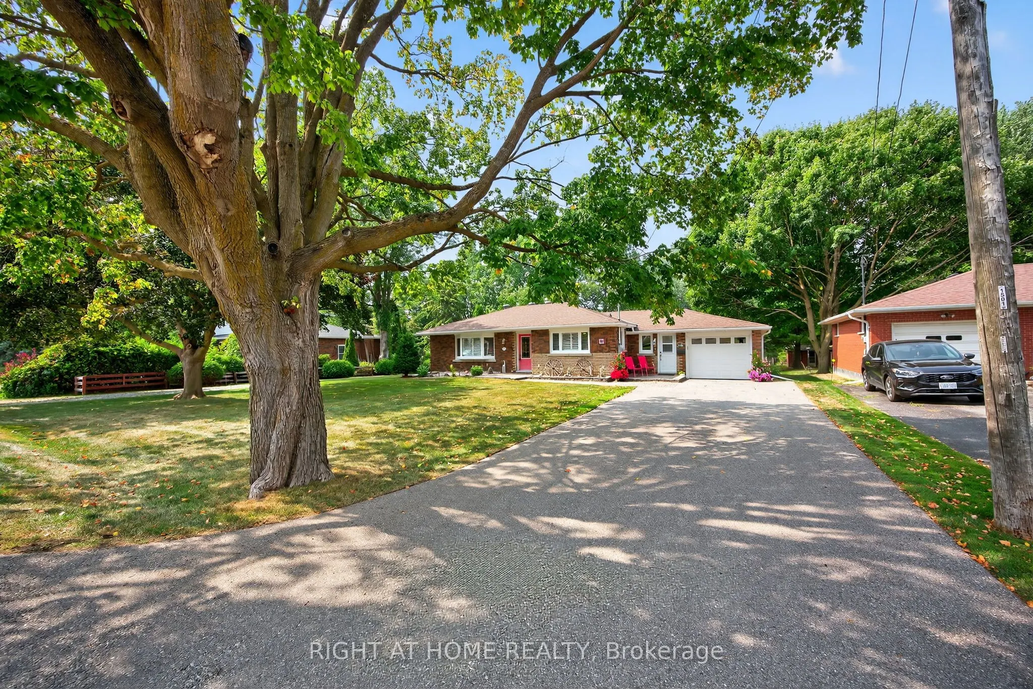8 Farr Avenue