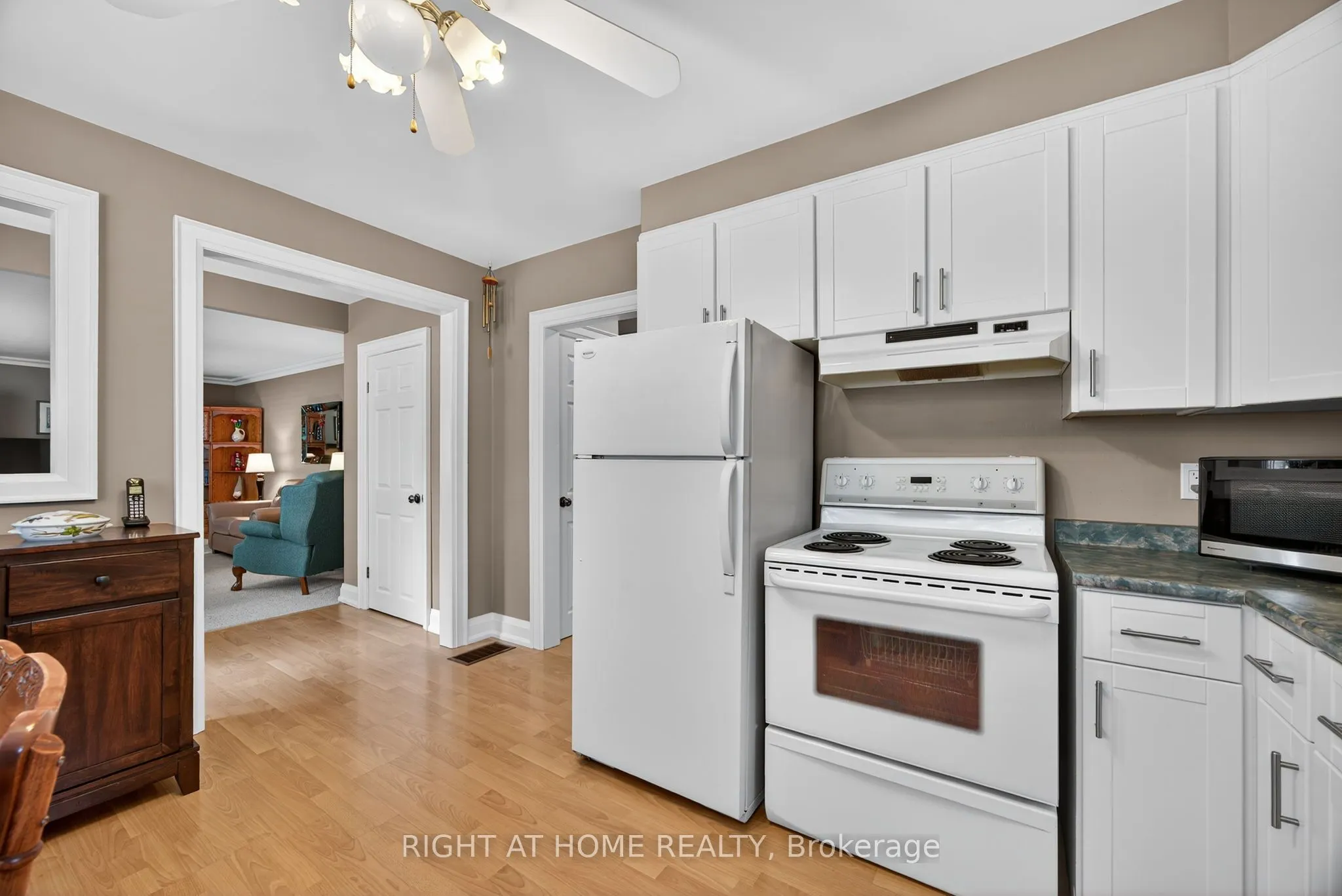 8 Farr Avenue