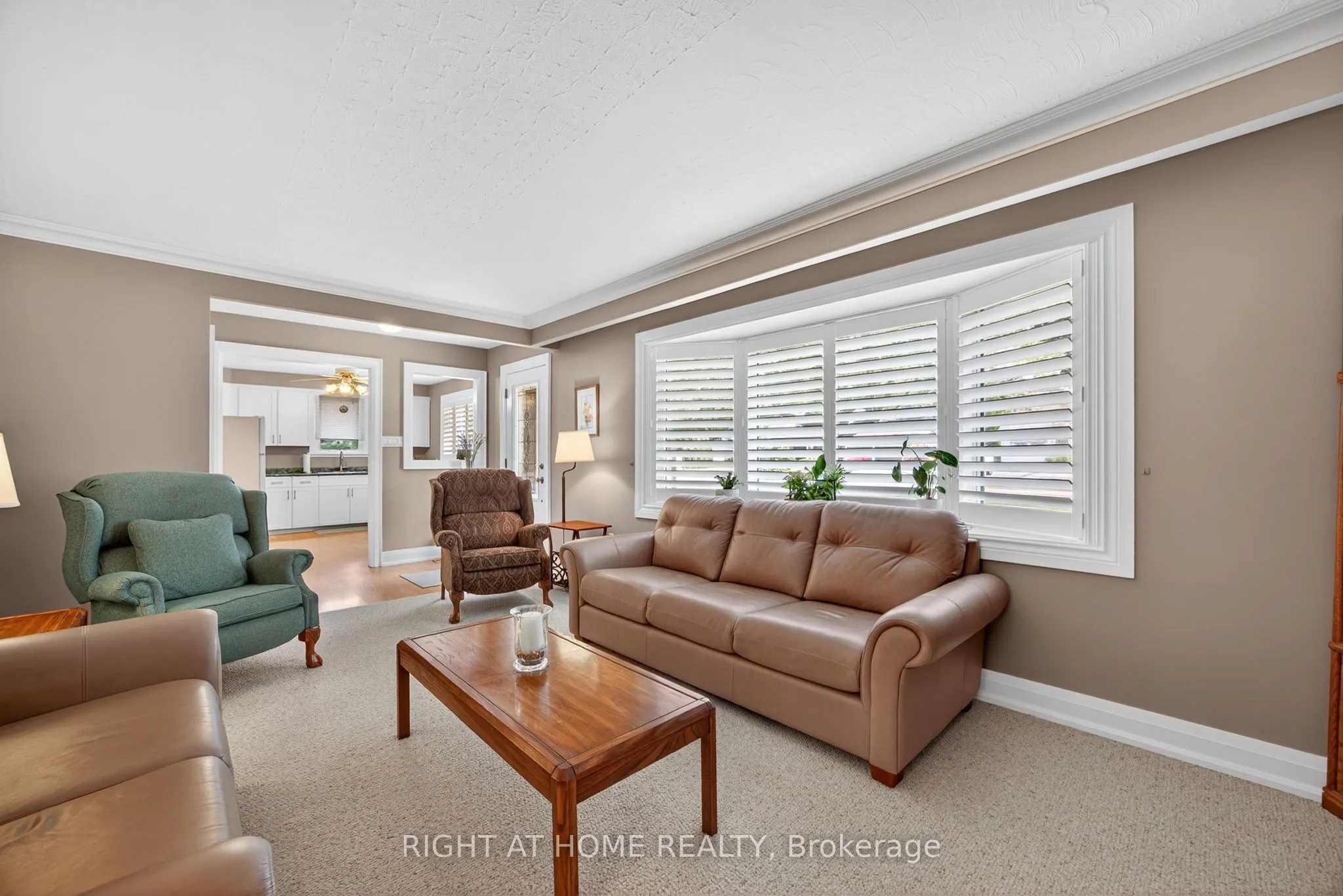 8 Farr Avenue