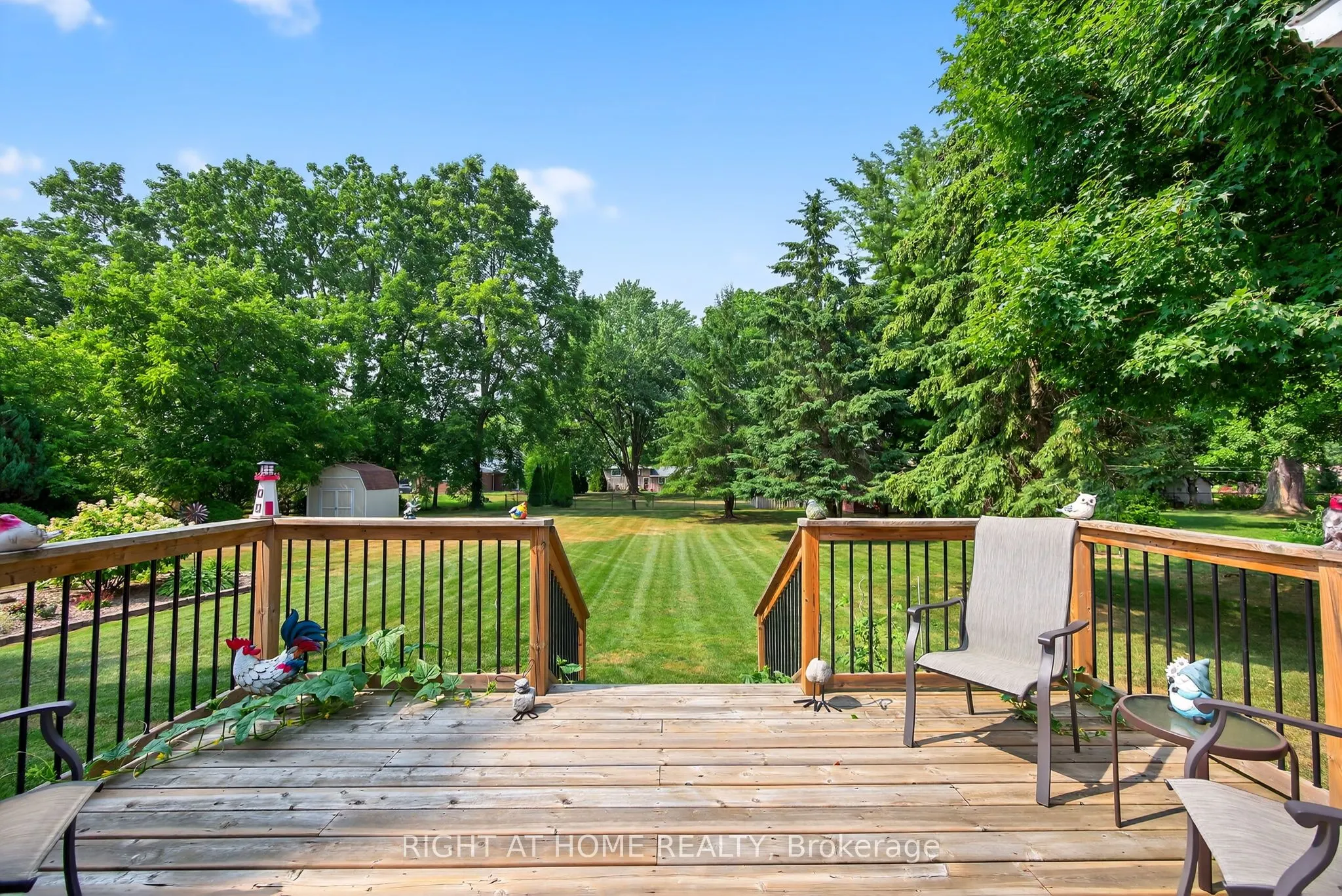 8 Farr Avenue