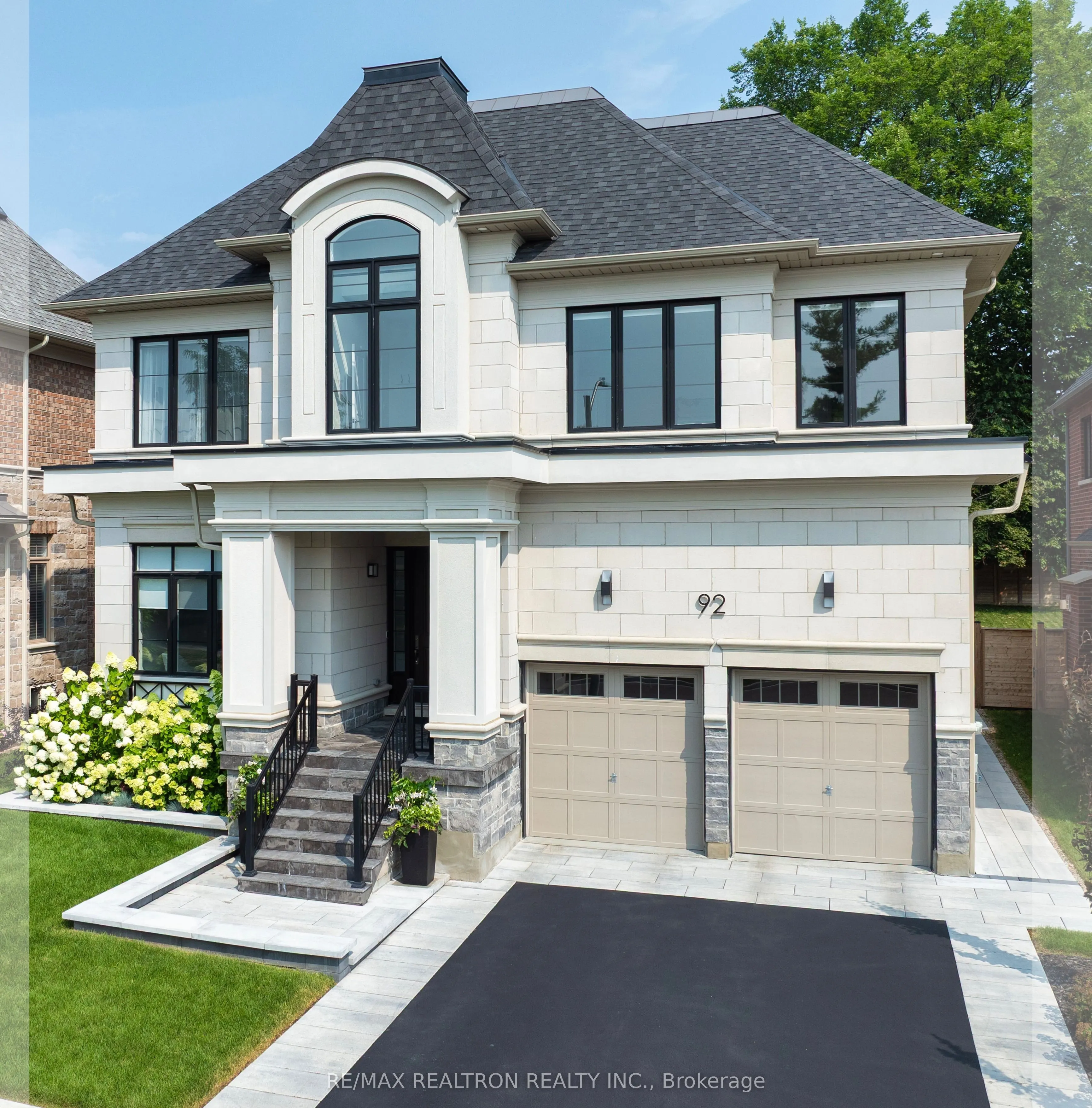92 Klees Crescent