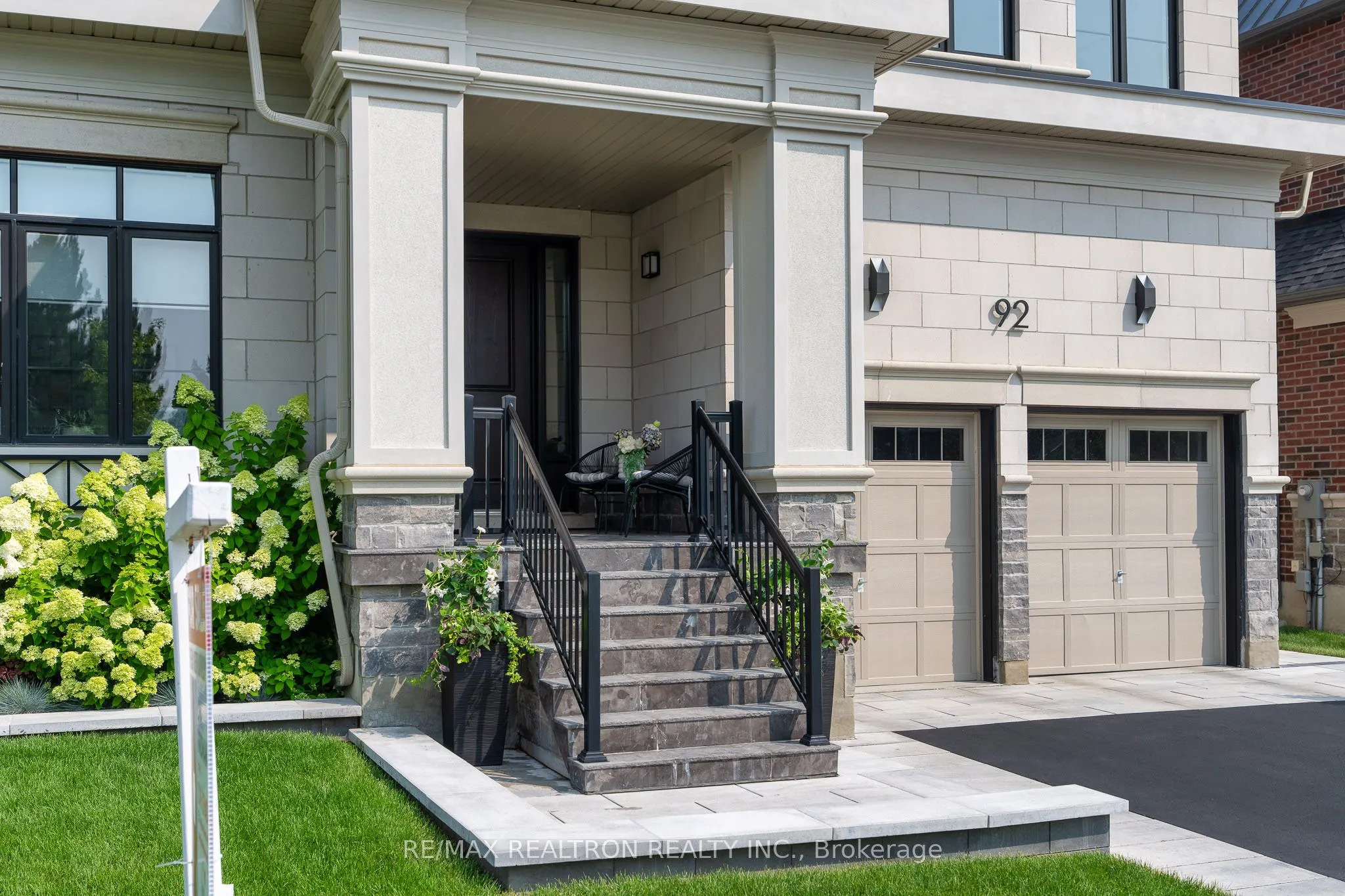 92 Klees Crescent