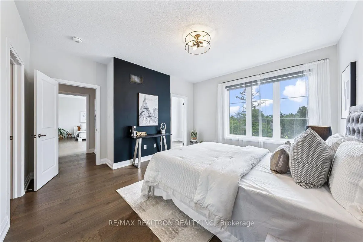 92 Klees Crescent