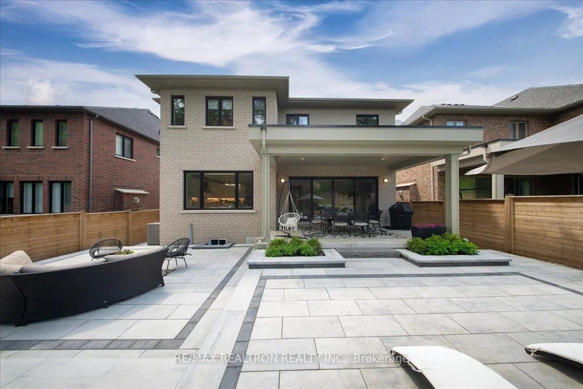 92 Klees Crescent