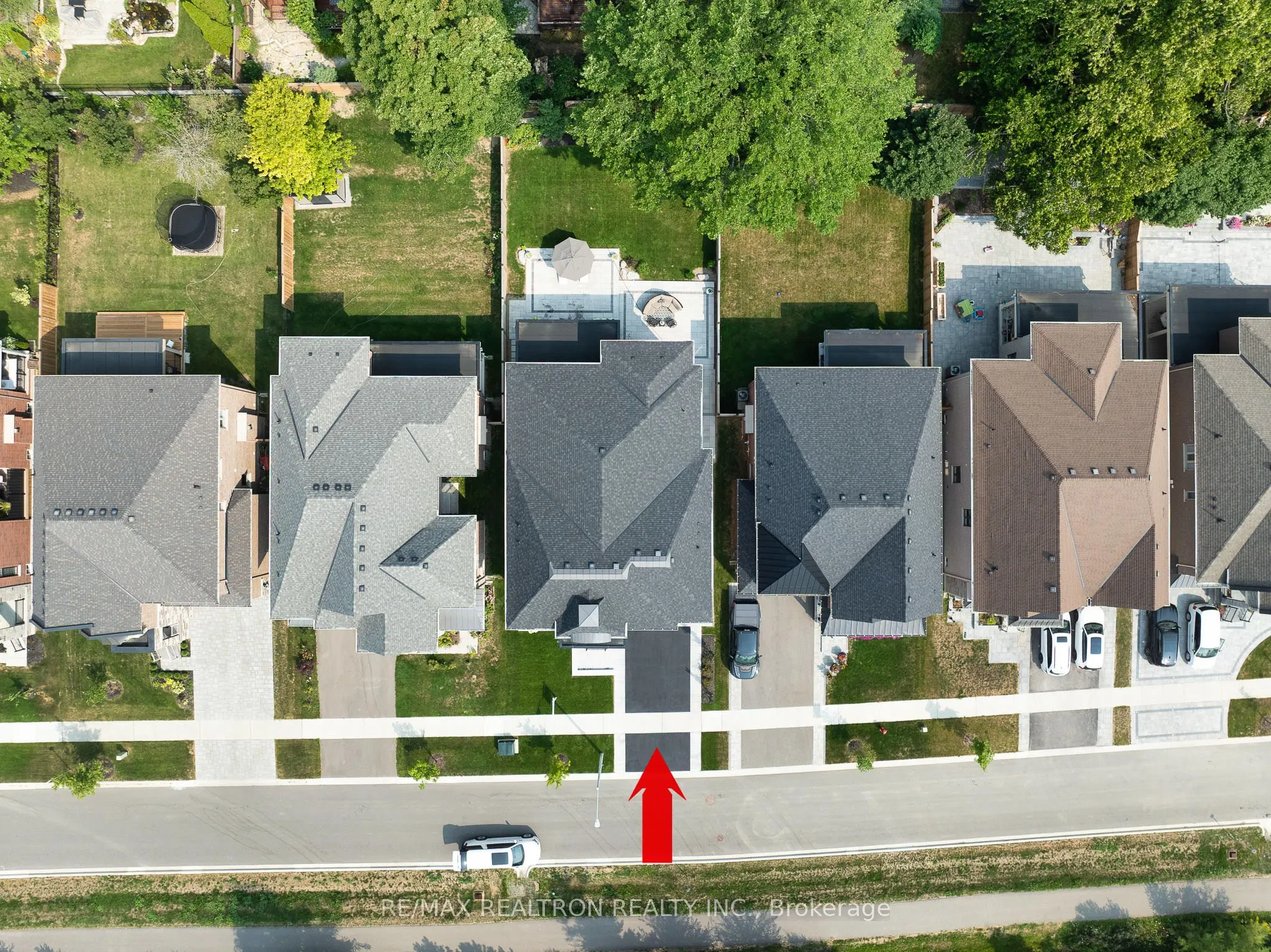 92 Klees Crescent