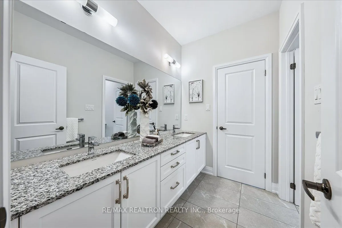 92 Klees Crescent