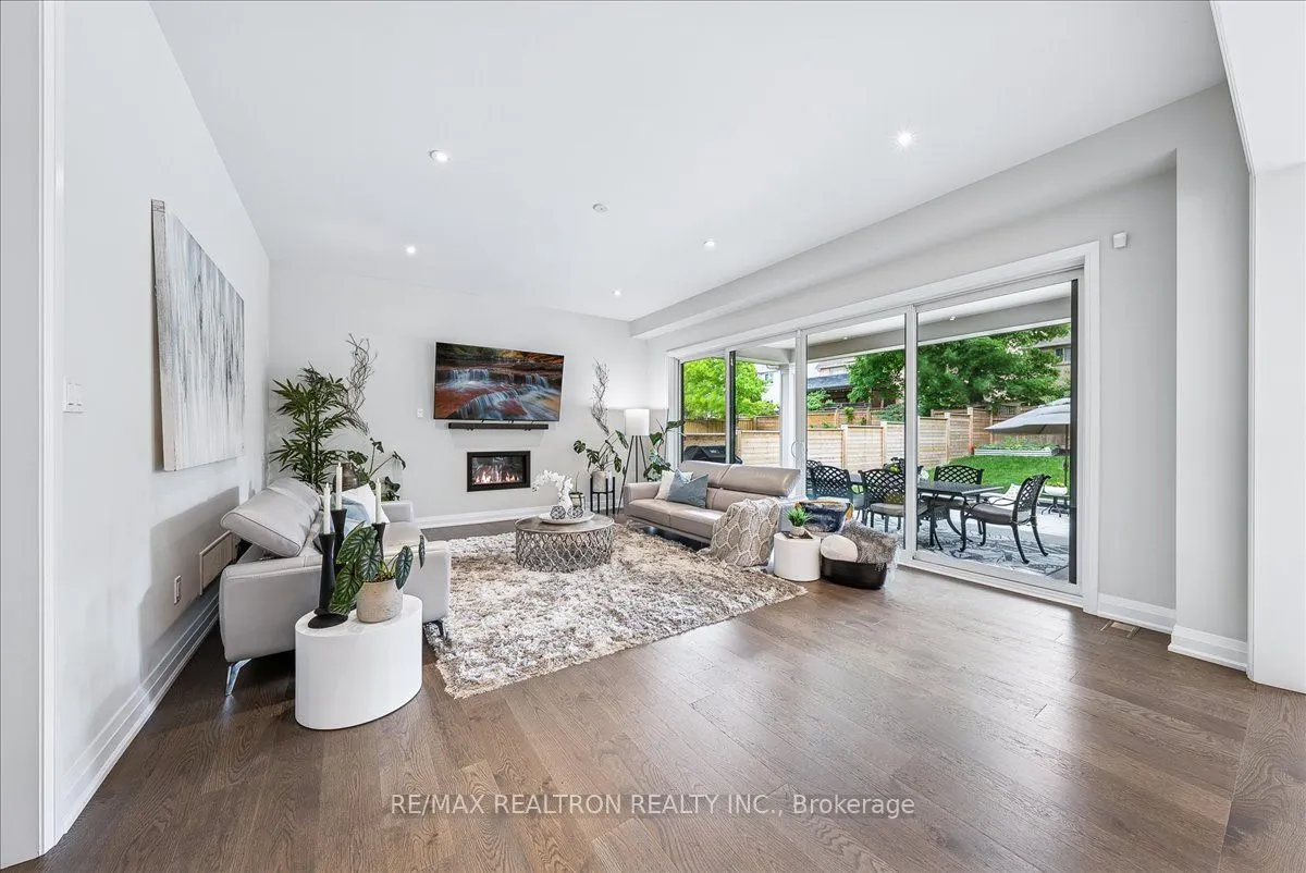 92 Klees Crescent