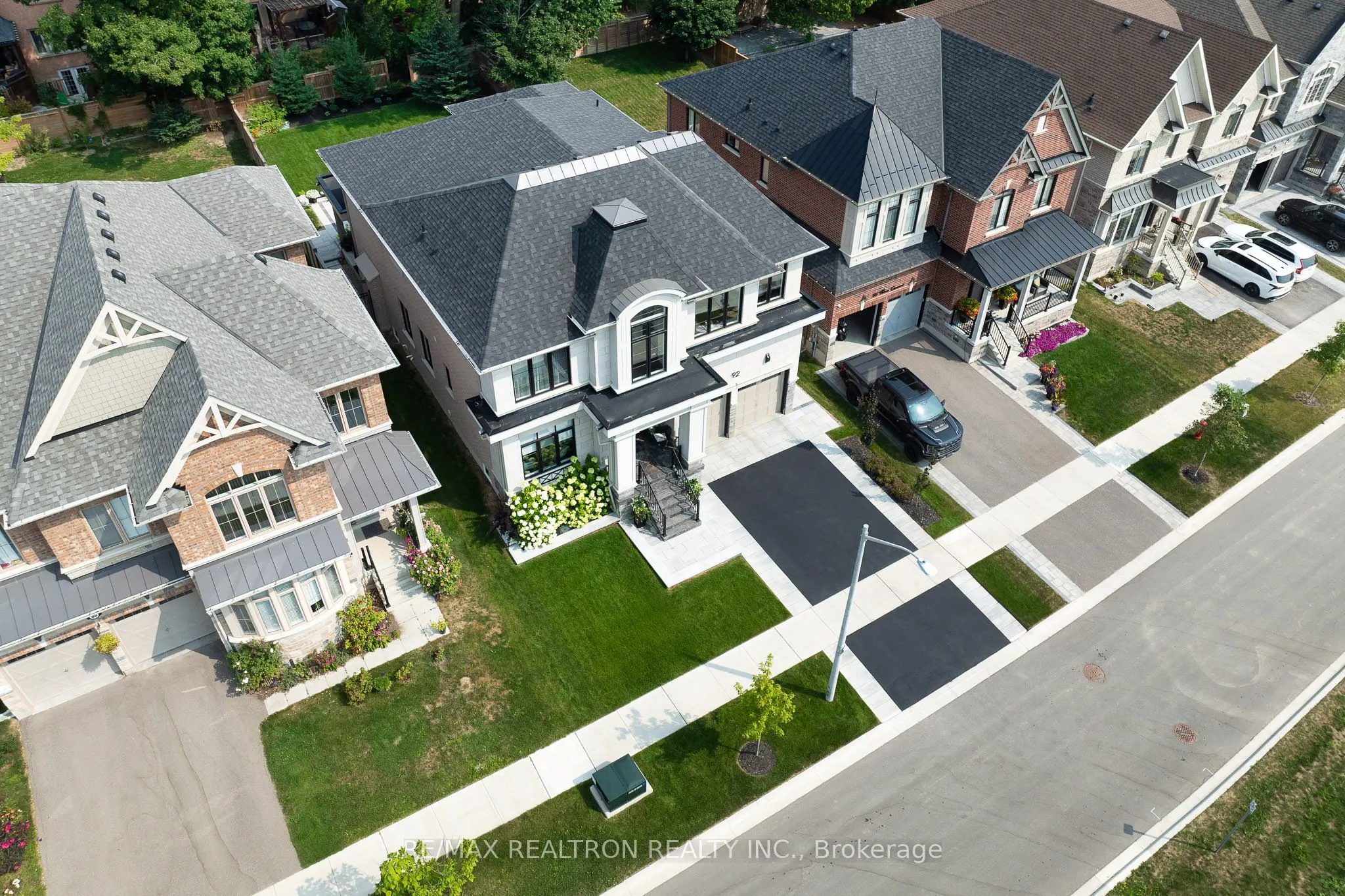 92 Klees Crescent
