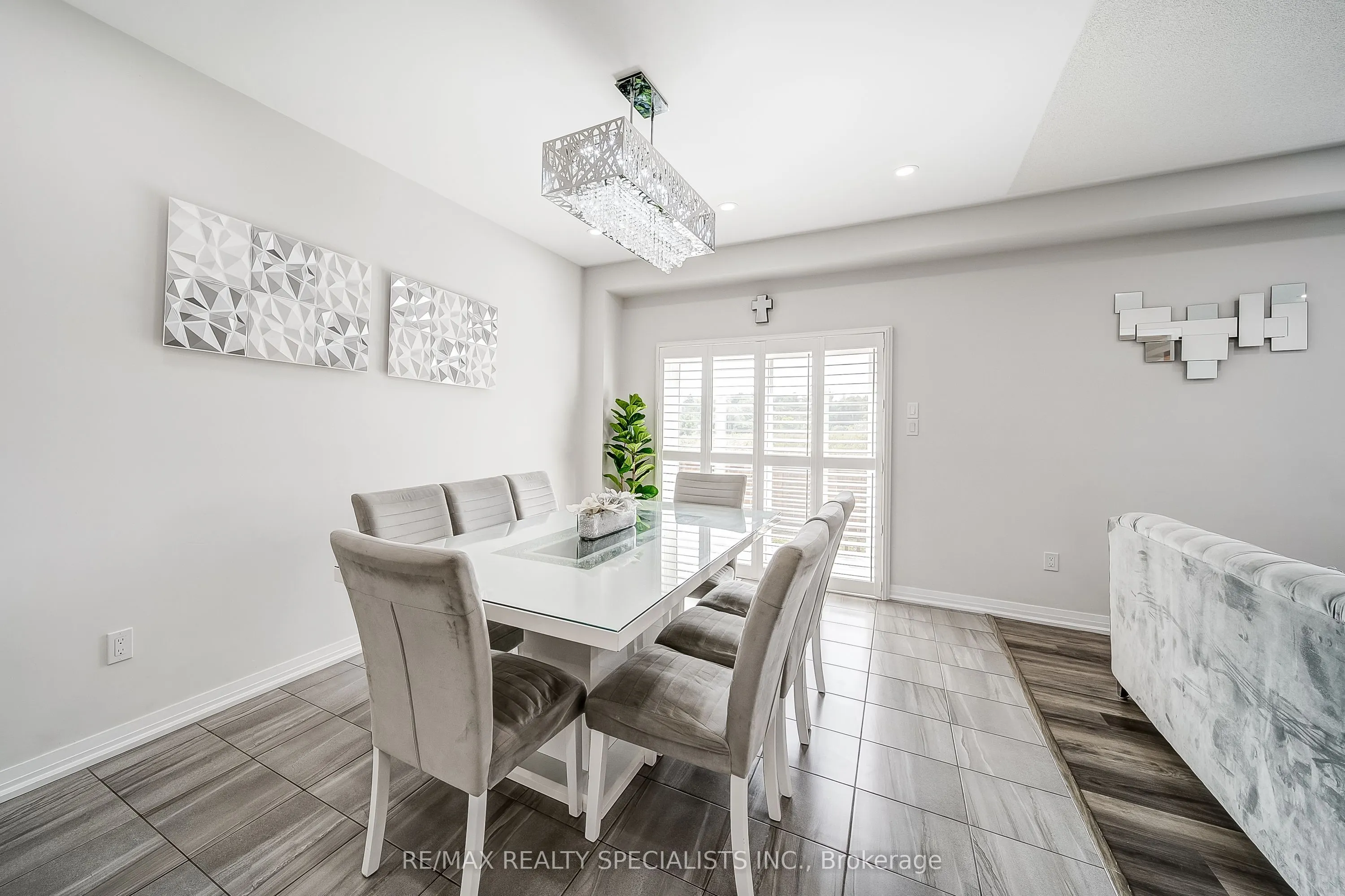 259 Chelsea Crescent