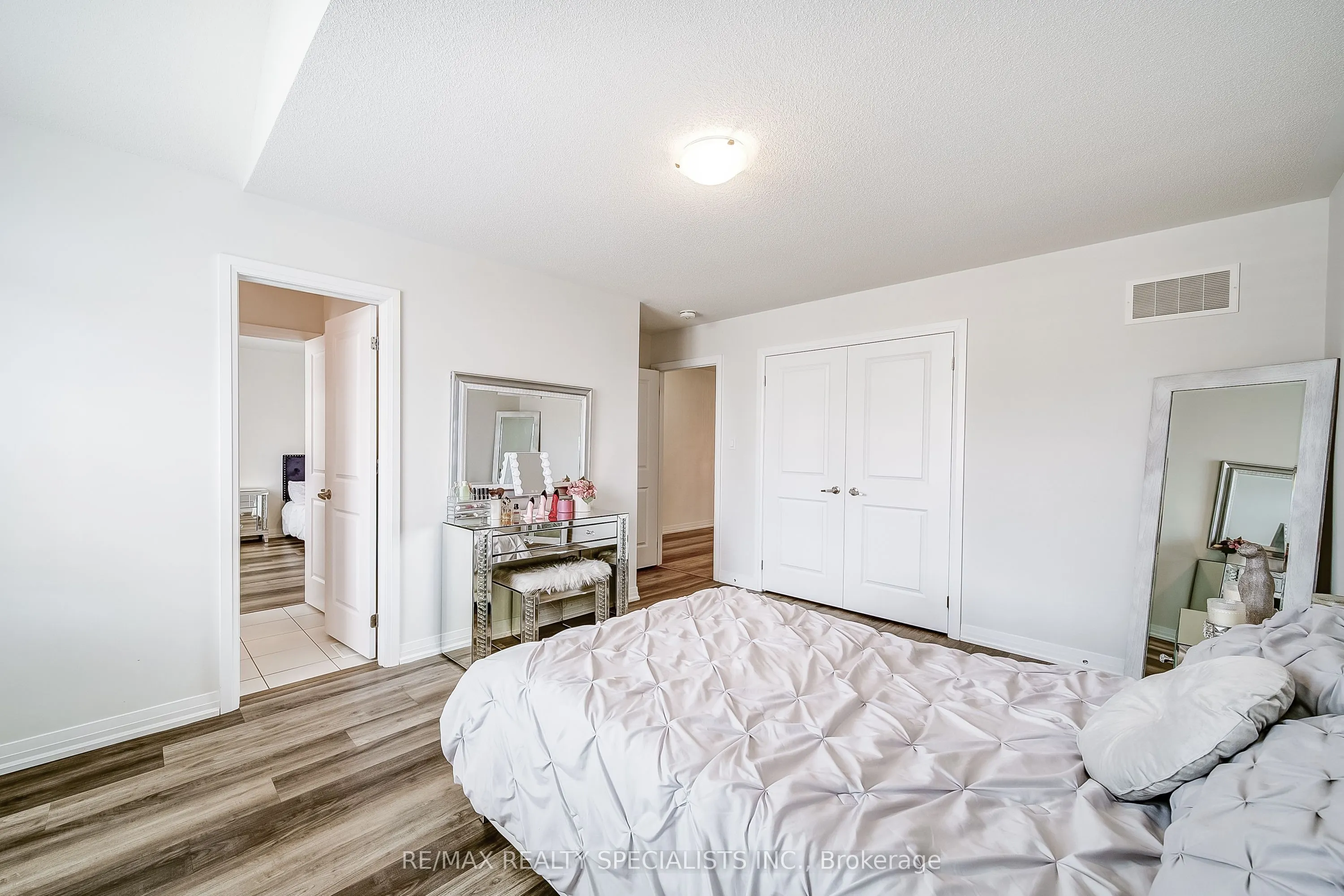 259 Chelsea Crescent