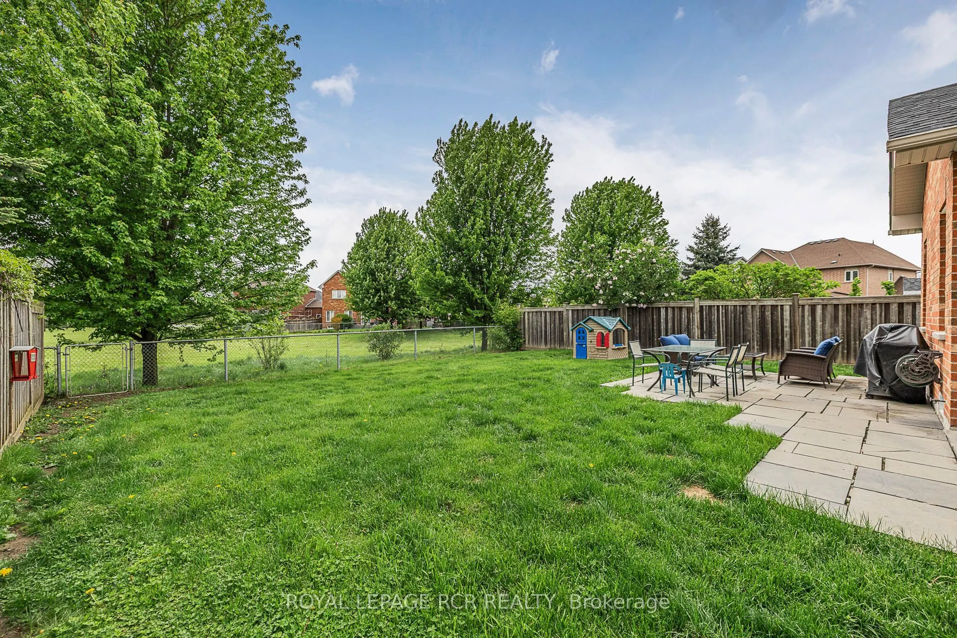 4 Caseton Crescent