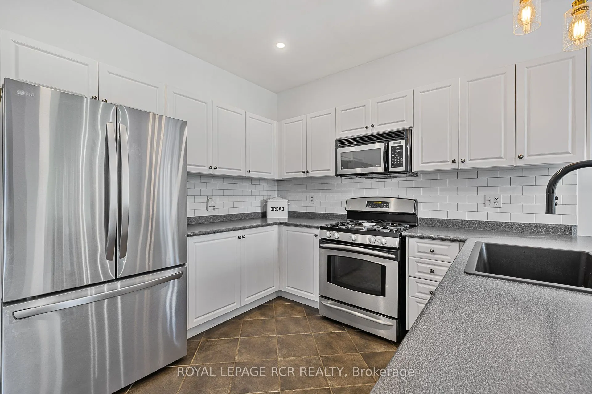 4 Caseton Crescent