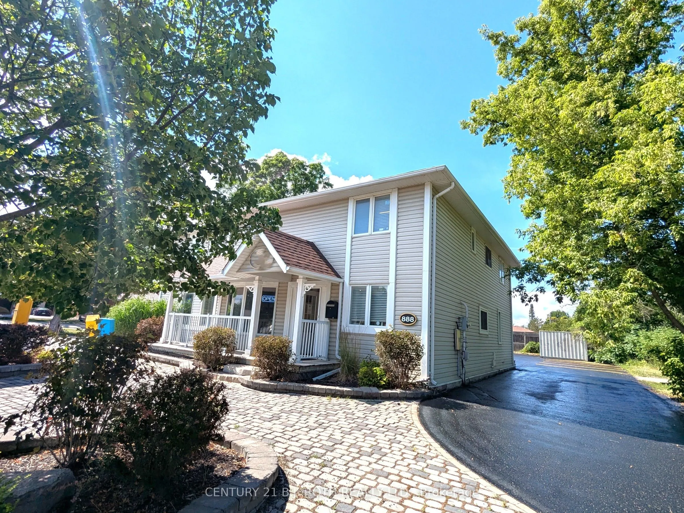 888 Innisfil Beach Road