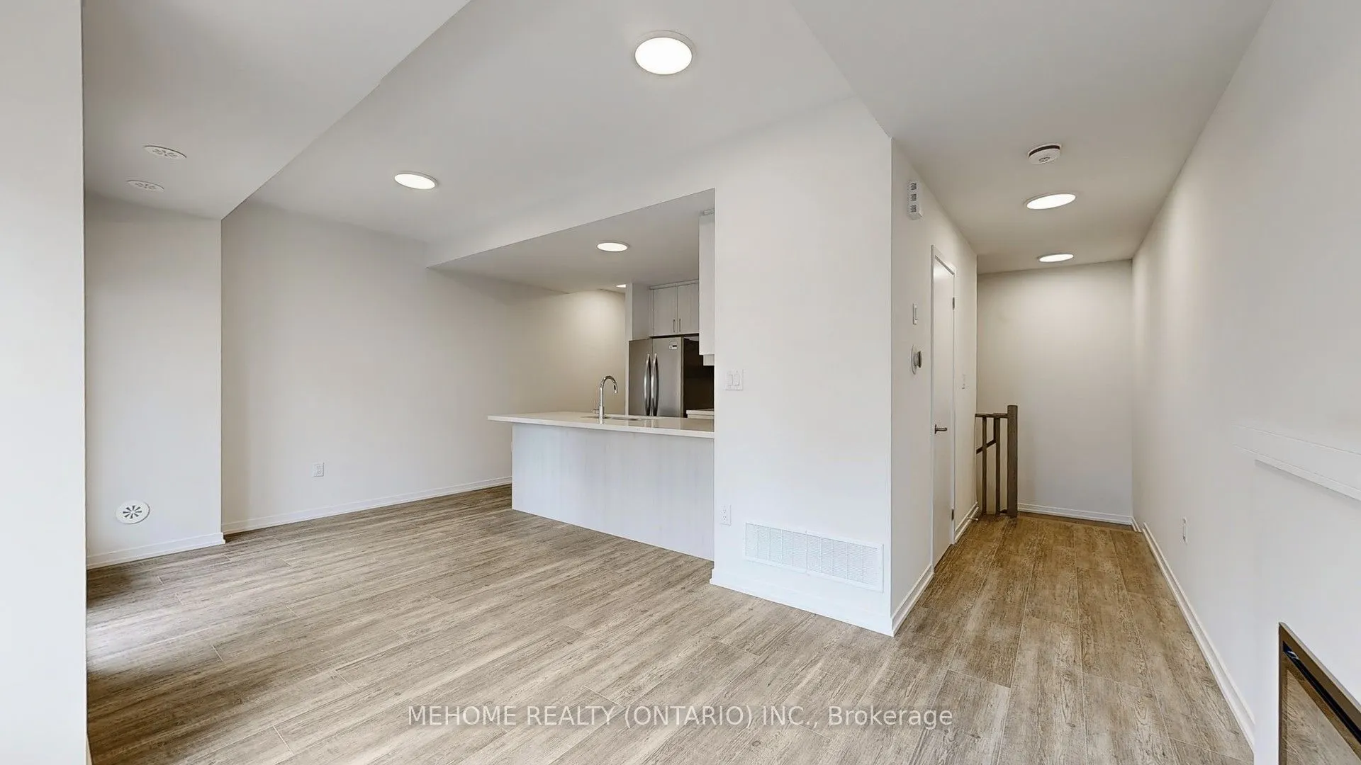 208 Matawin Lane, #208