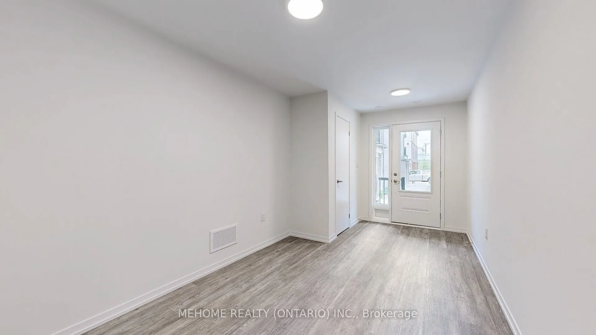 208 Matawin Lane, #208