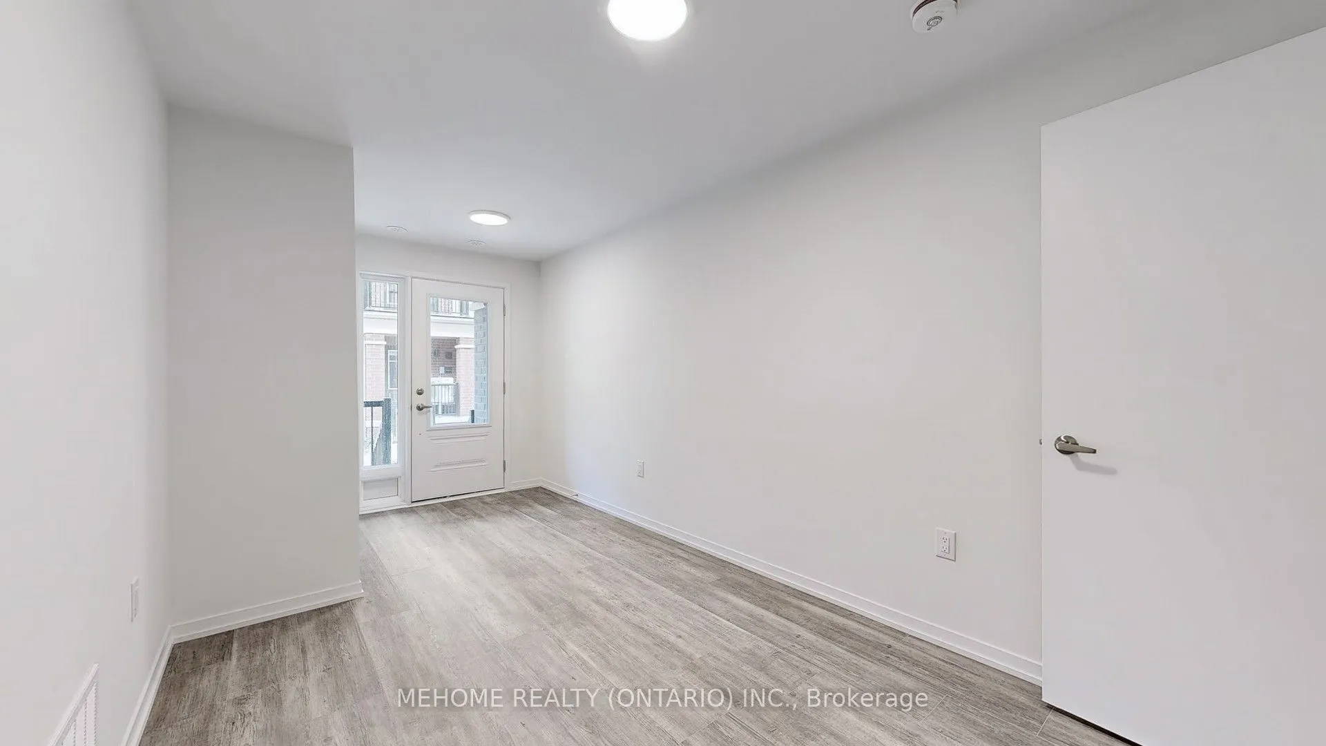 208 Matawin Lane, #208