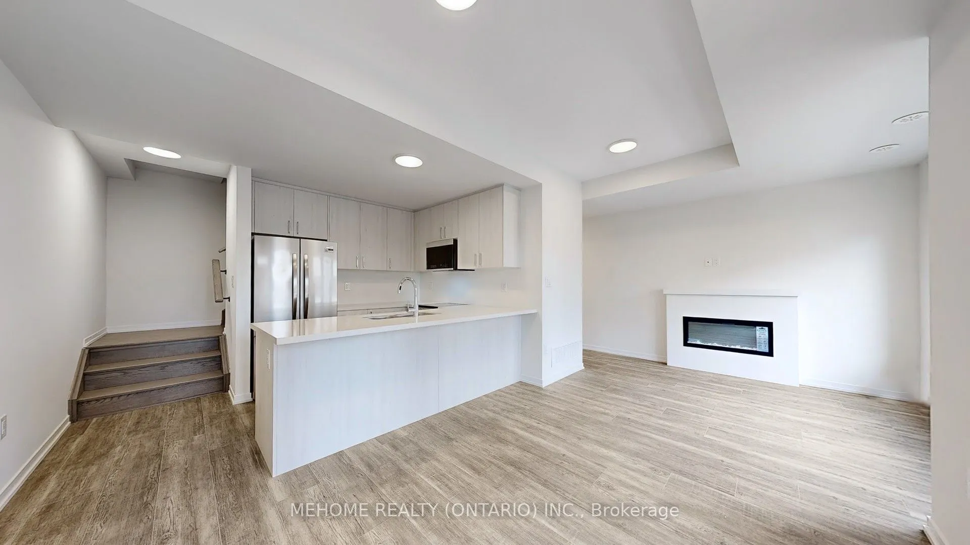 208 Matawin Lane, #208