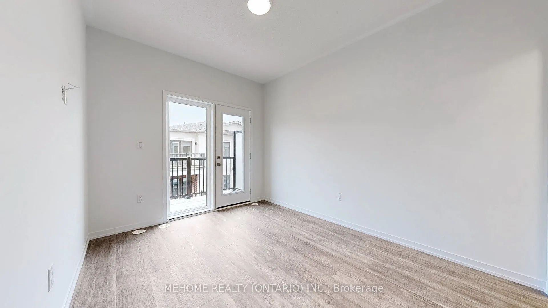 208 Matawin Lane, #208