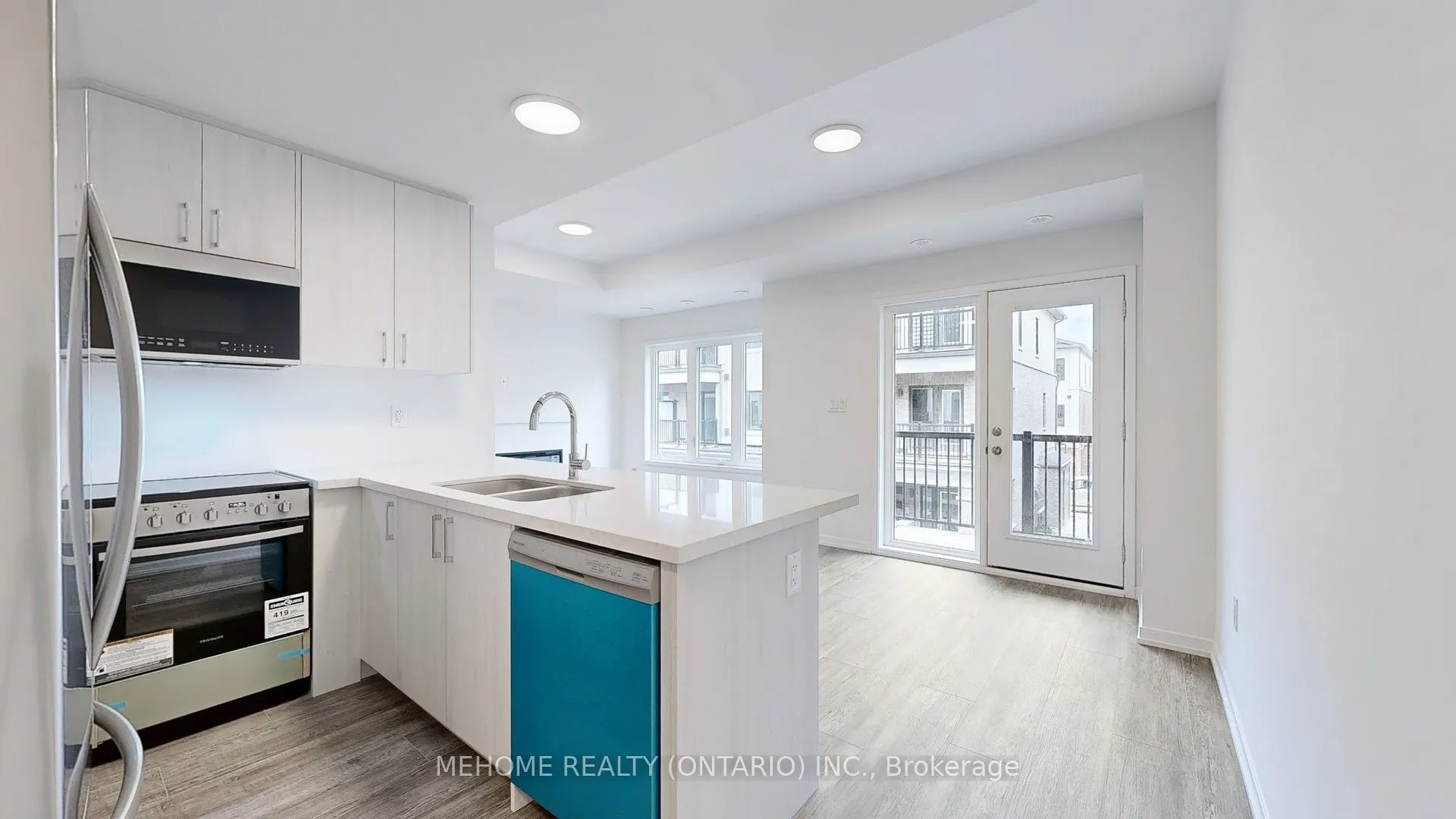 208 Matawin Lane, #208