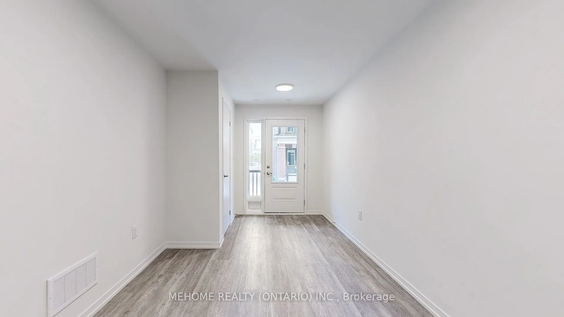 208 Matawin Lane, #208