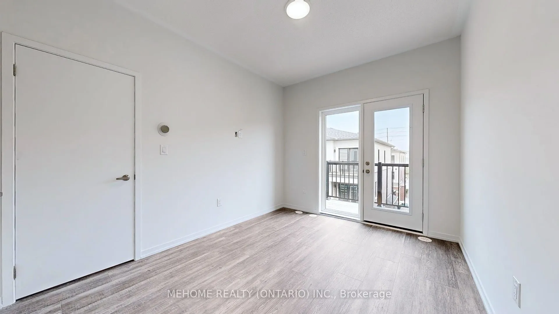208 Matawin Lane, #208