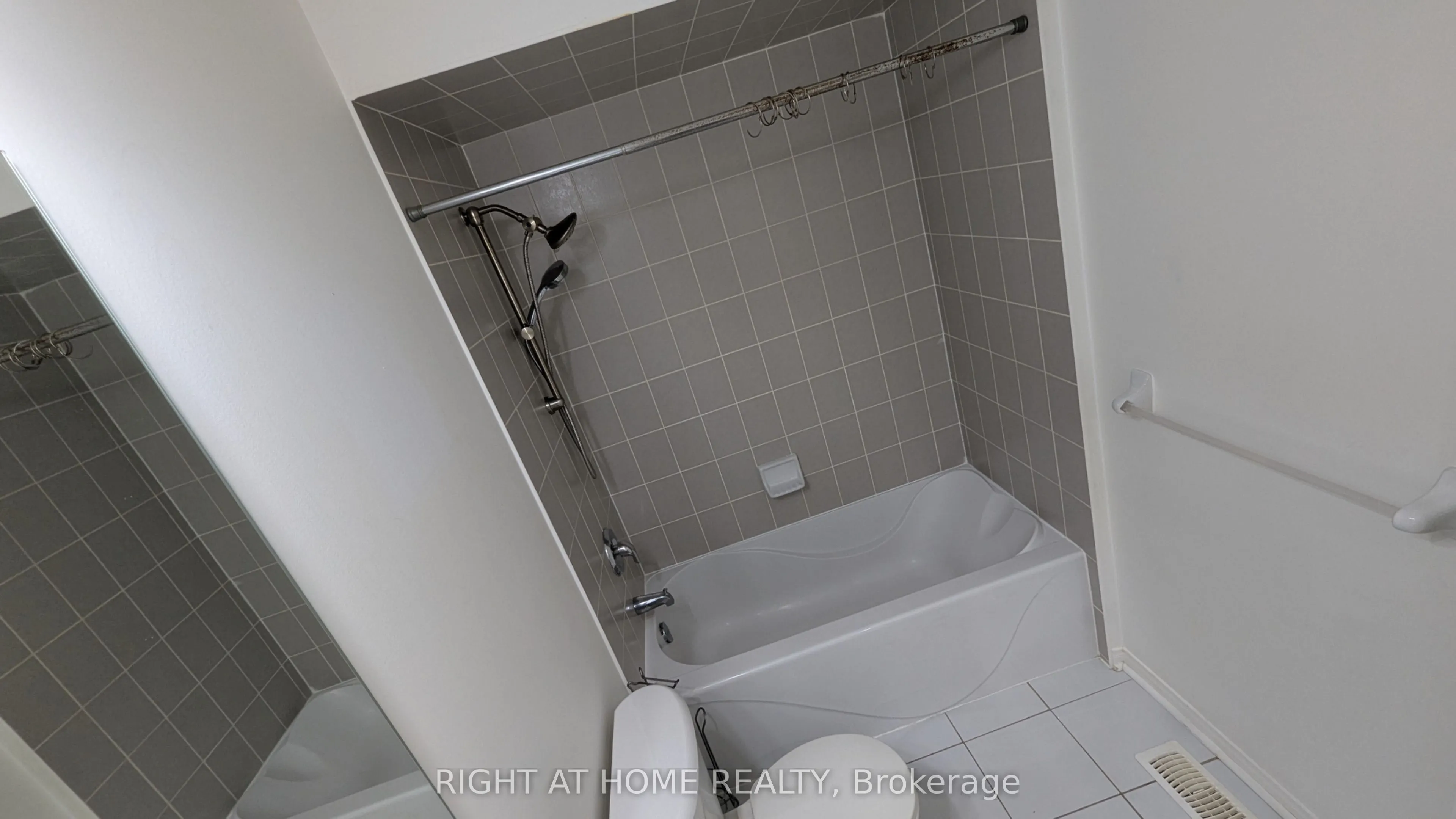 5 Faris Street, #MAIN & UPPER